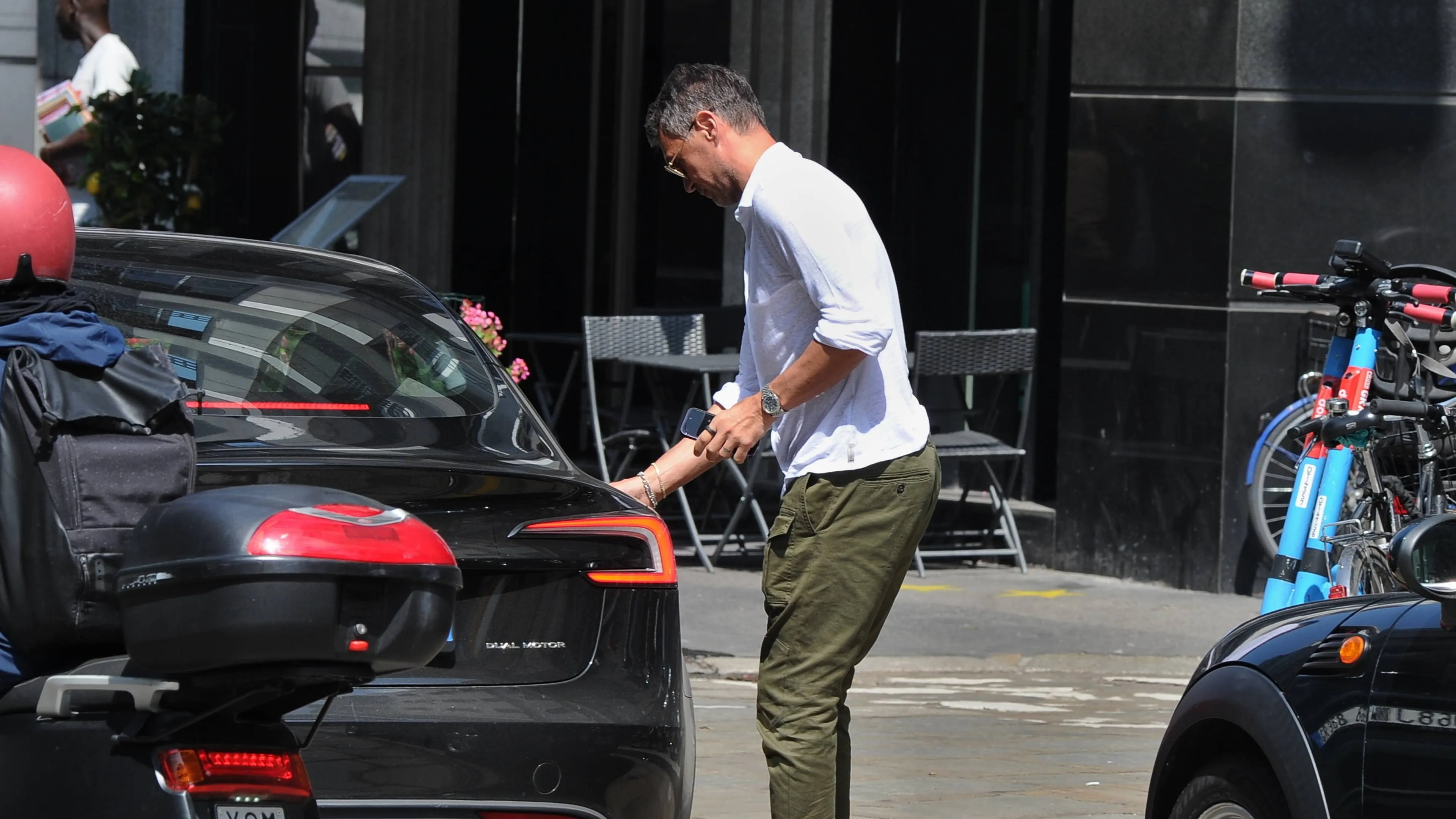 Shock Paolo Maldini: malore alla guida per suo fratello, portato in ospedale