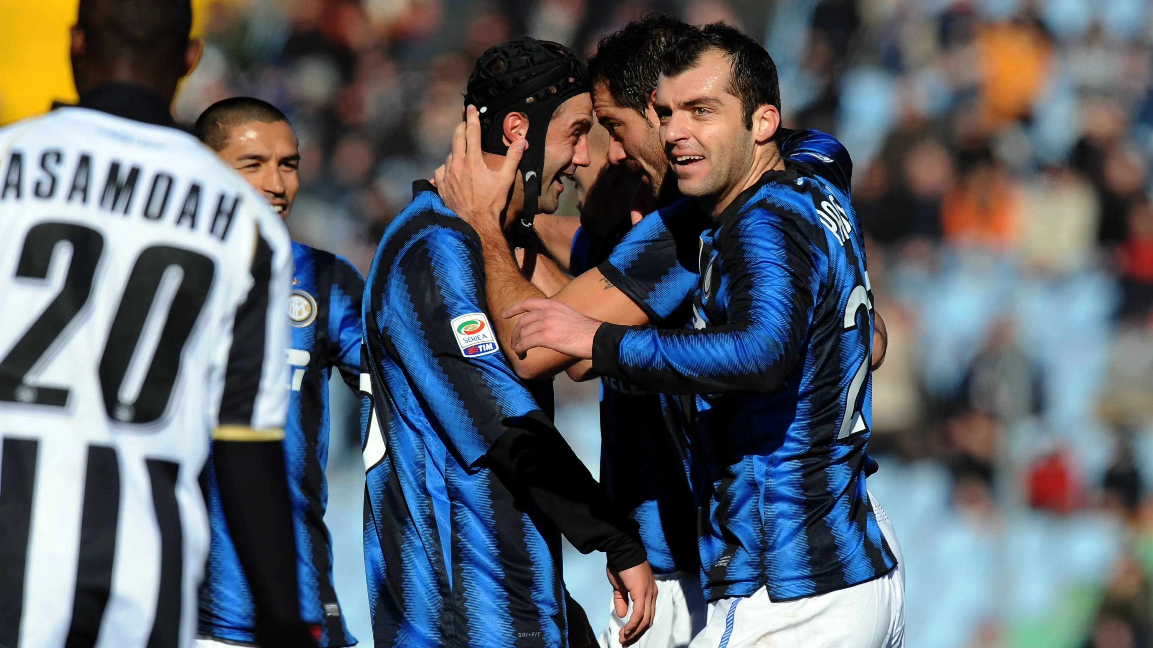 Pandev "provoca" Chivu nel post partita di Ajax-Inter: simpatico botta e risposta tra i due