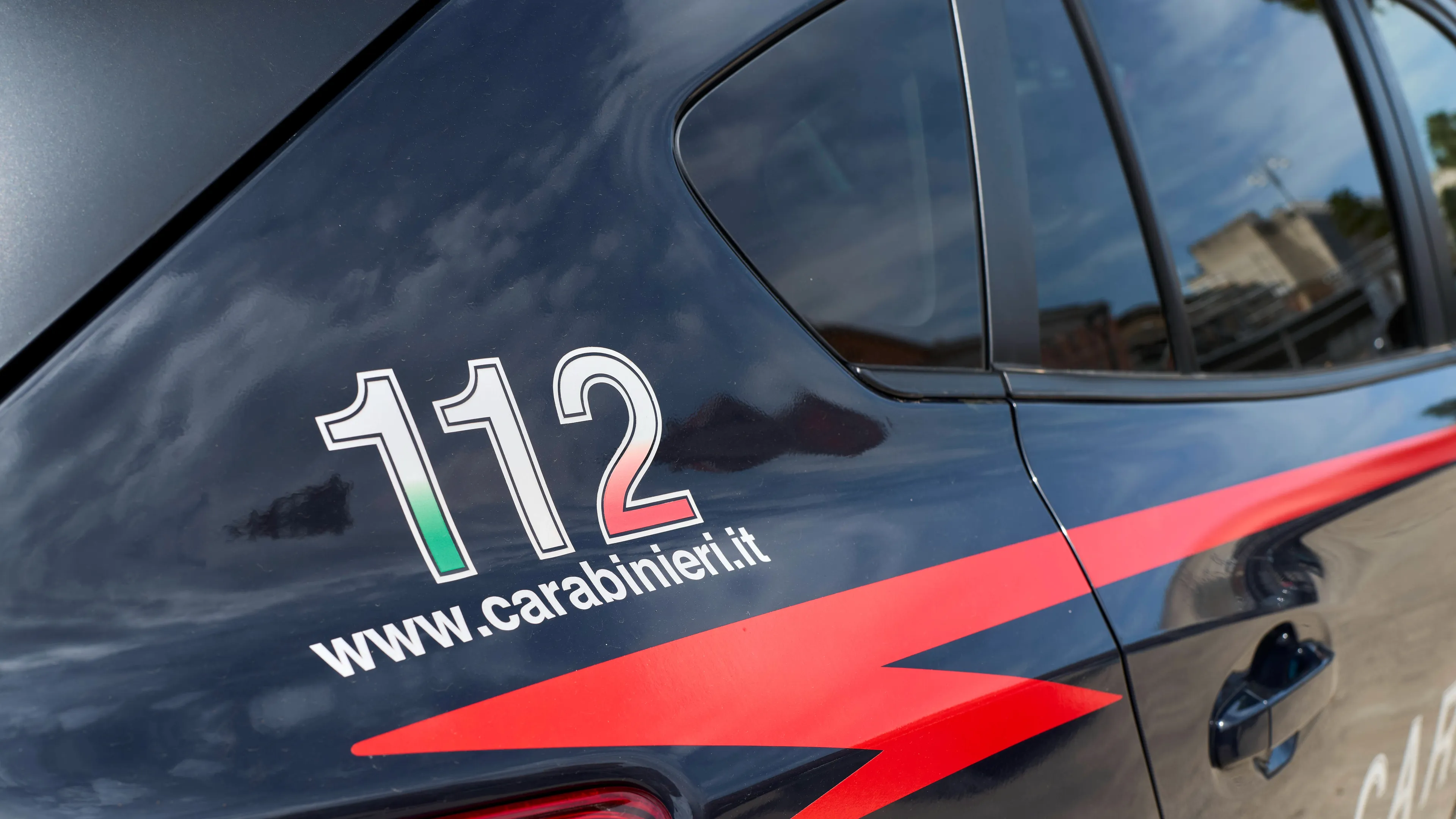 Partita di calcio a Giugliano finisce in tragedia: accoltellato 16enne