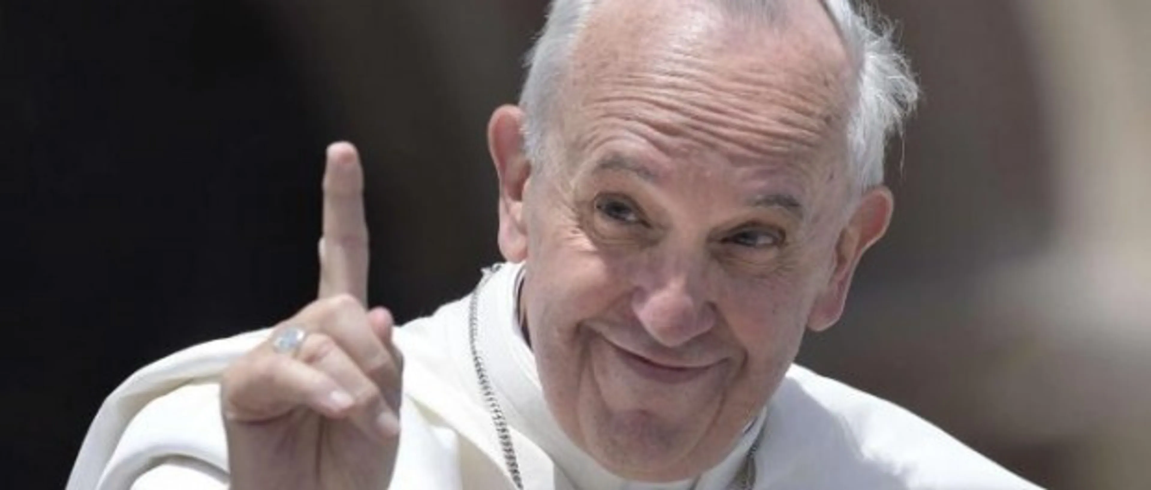 Copertina di Papa Francesco: “Se offendete il divino Jonathan…”