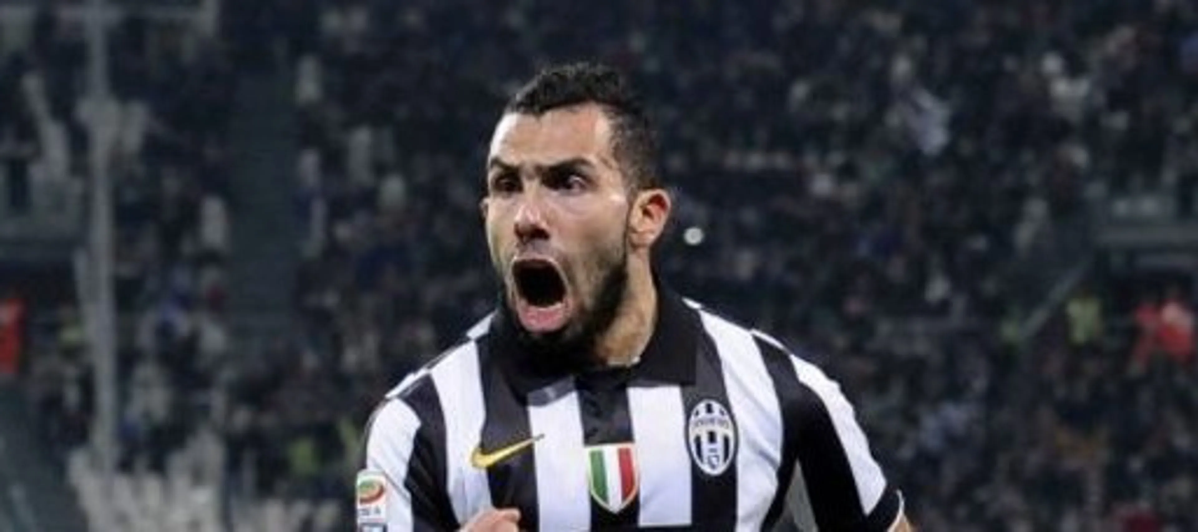 Copertina di SI VESTE DA TEVEZ COME PESCE D’APRILE, LA COMPAGNA LO UCCIDE