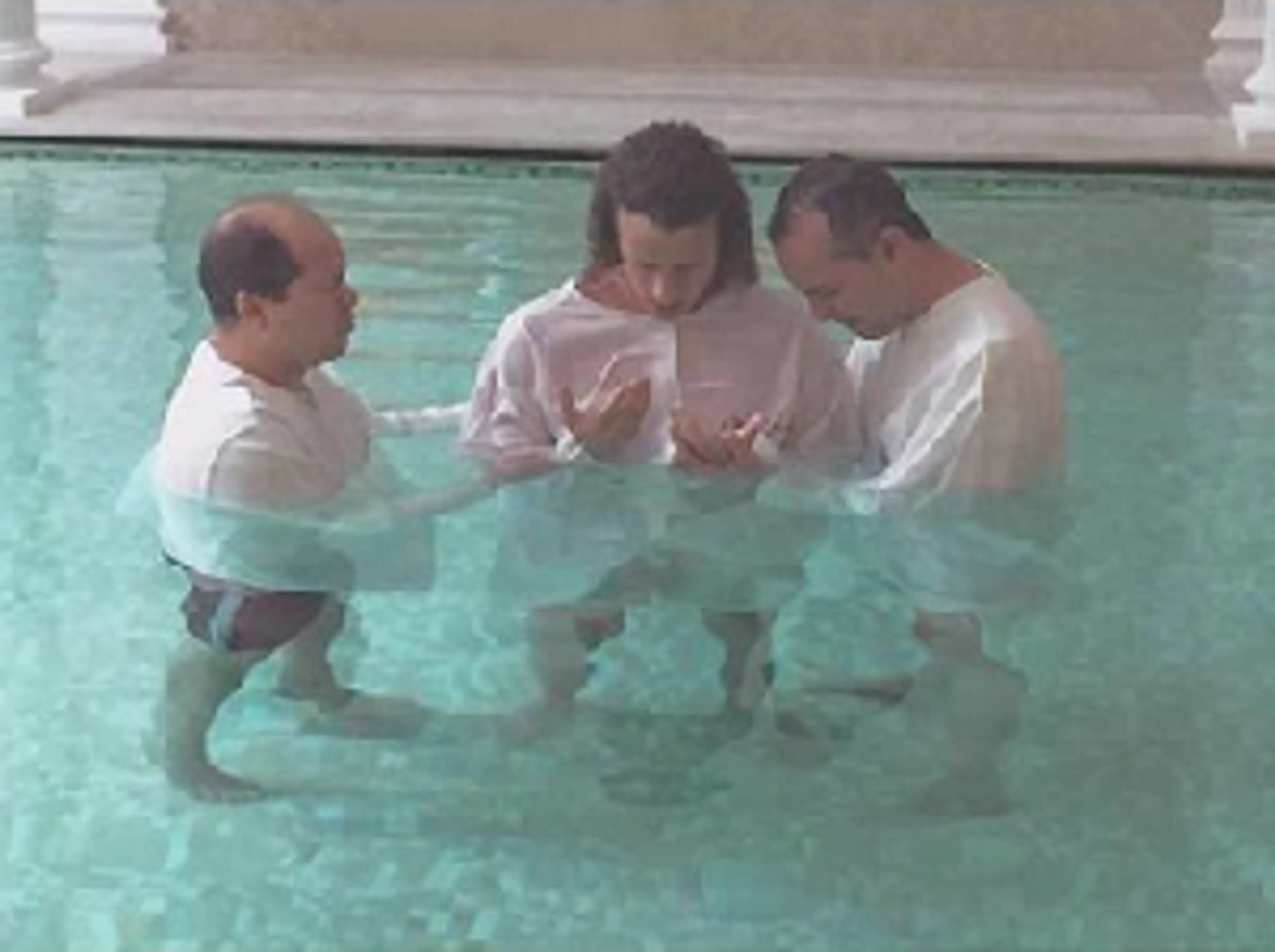 Copertina di “Arriverò vergine al matrimonio” / “Volete la notizia? Non sono più vergine”: la confusione di Davide Luigi