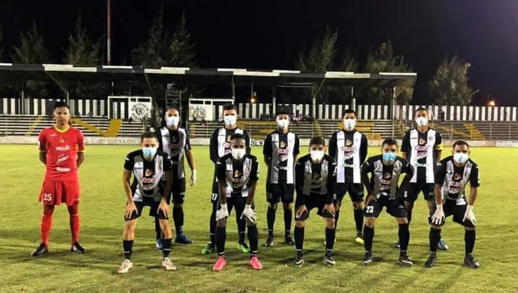 /images/i/m/g/img_emuntanola_20200324-201510_imagenes_md_otras_fuentes_foto_equipo_con_barbijo-0239-kxwg-u4887066253uvf-980x554mundodeportivo-web-1.jpg