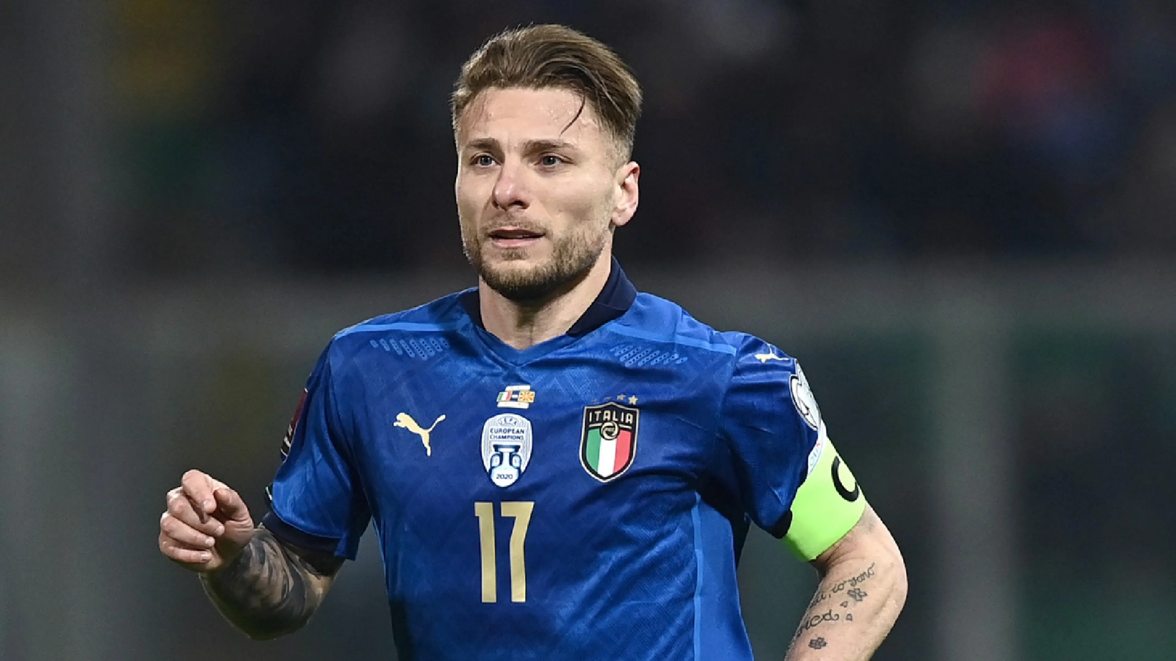 Copertina di Immobile e la fascia di capitano della Nazionale: "Un sogno"