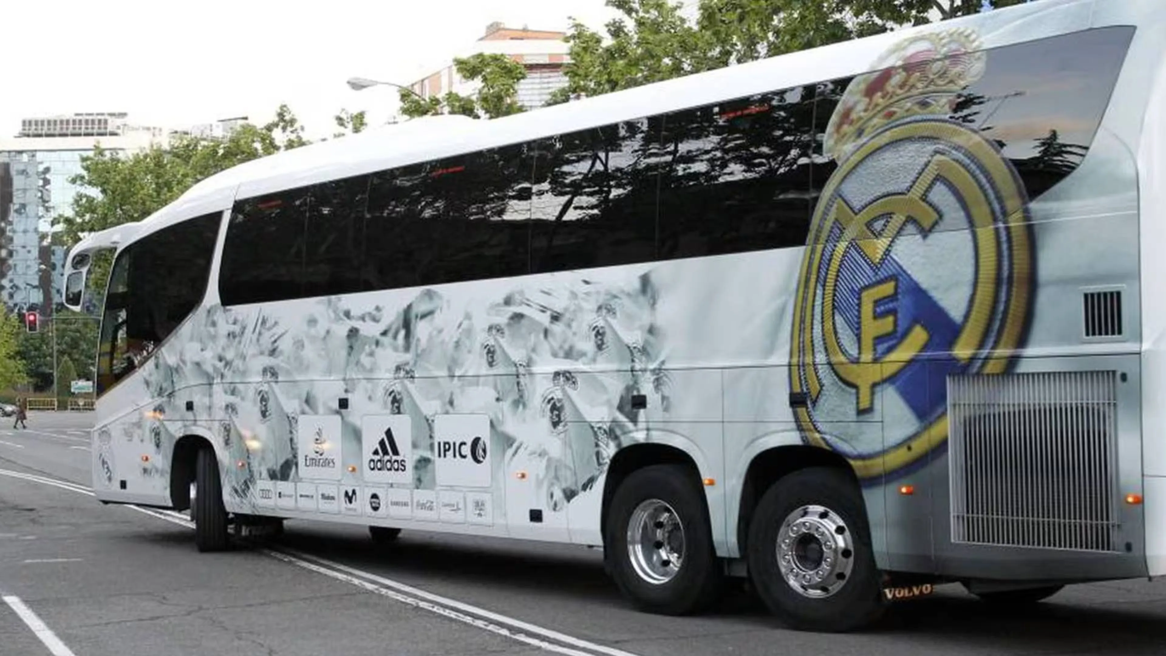Copertina di Real Madrid, incidente stradale per il bus della squadra