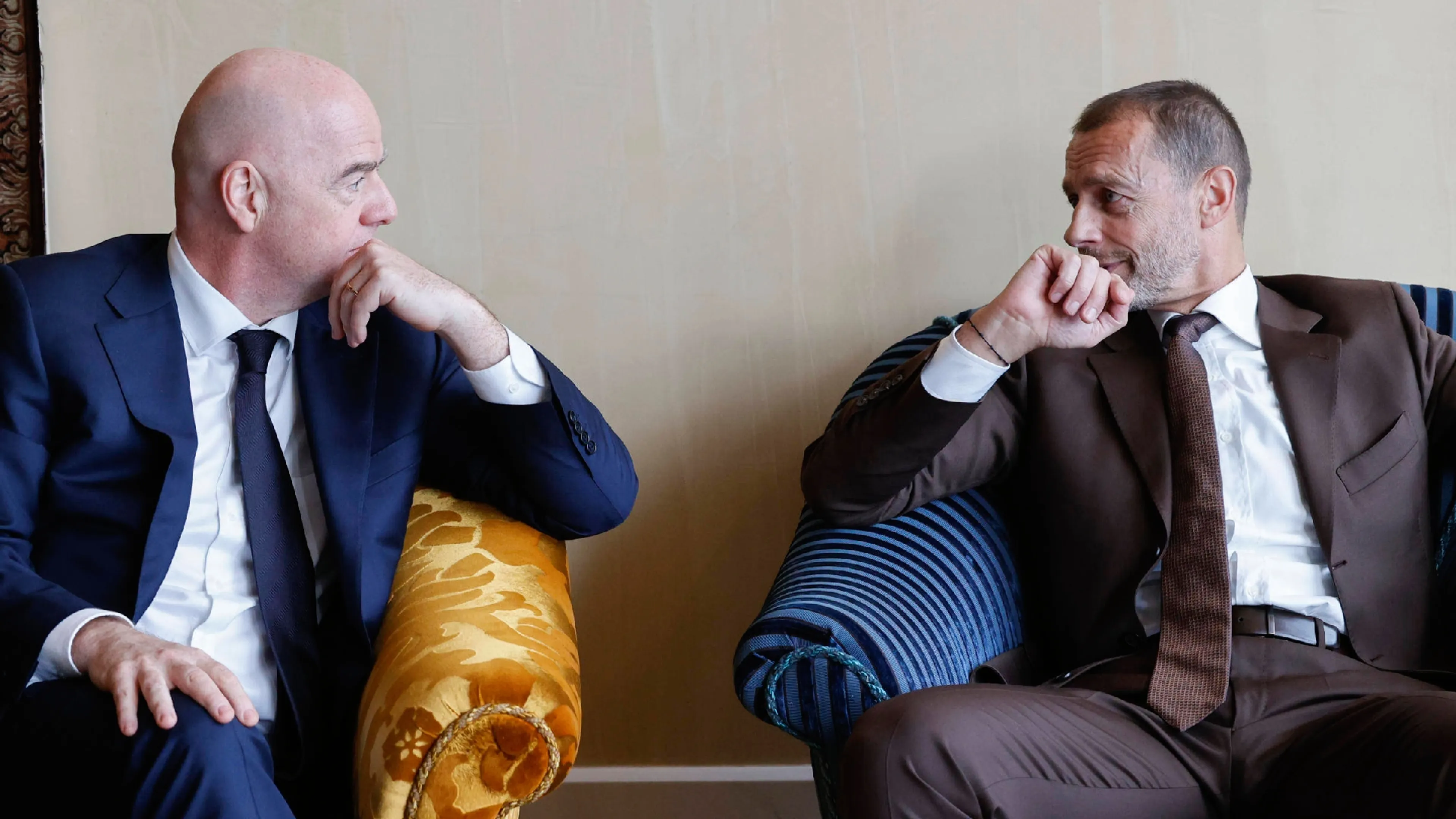 Infantino fa infuriare l'Uefa: "Tardi al congresso per accompagnare Trump"