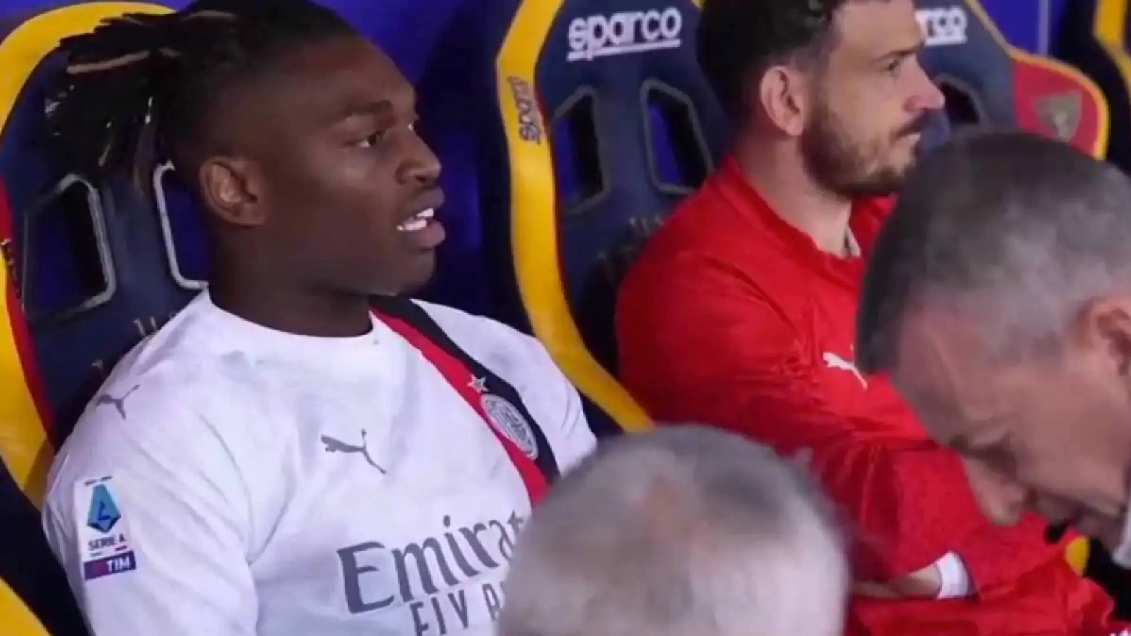 Copertina di Milan, tegola Leao: il portoghese fuori per infortunio