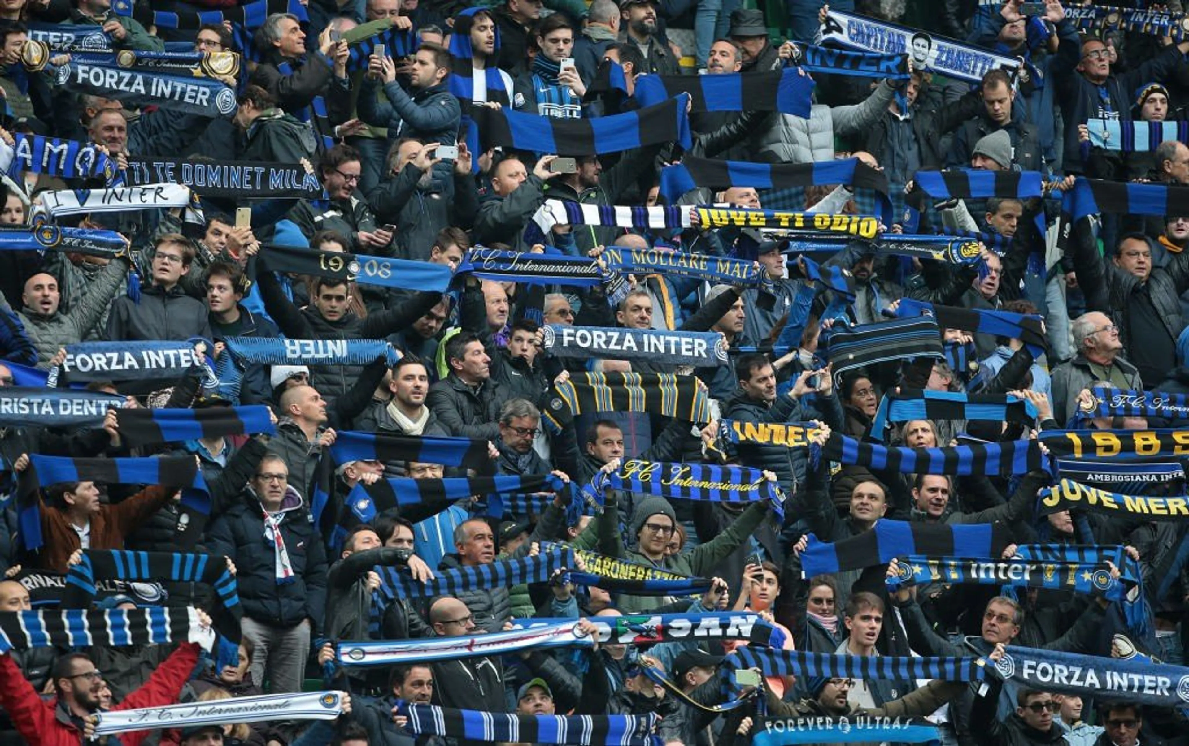 Copertina di Addio “Pazza Inter”, pronto a esordire il nuovo inno per lo scudetto scritto da un cantante famoso