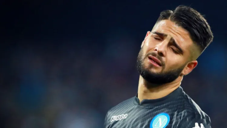 /images/i/n/s/insigne-con-la-maglia-del-napoli.jpg