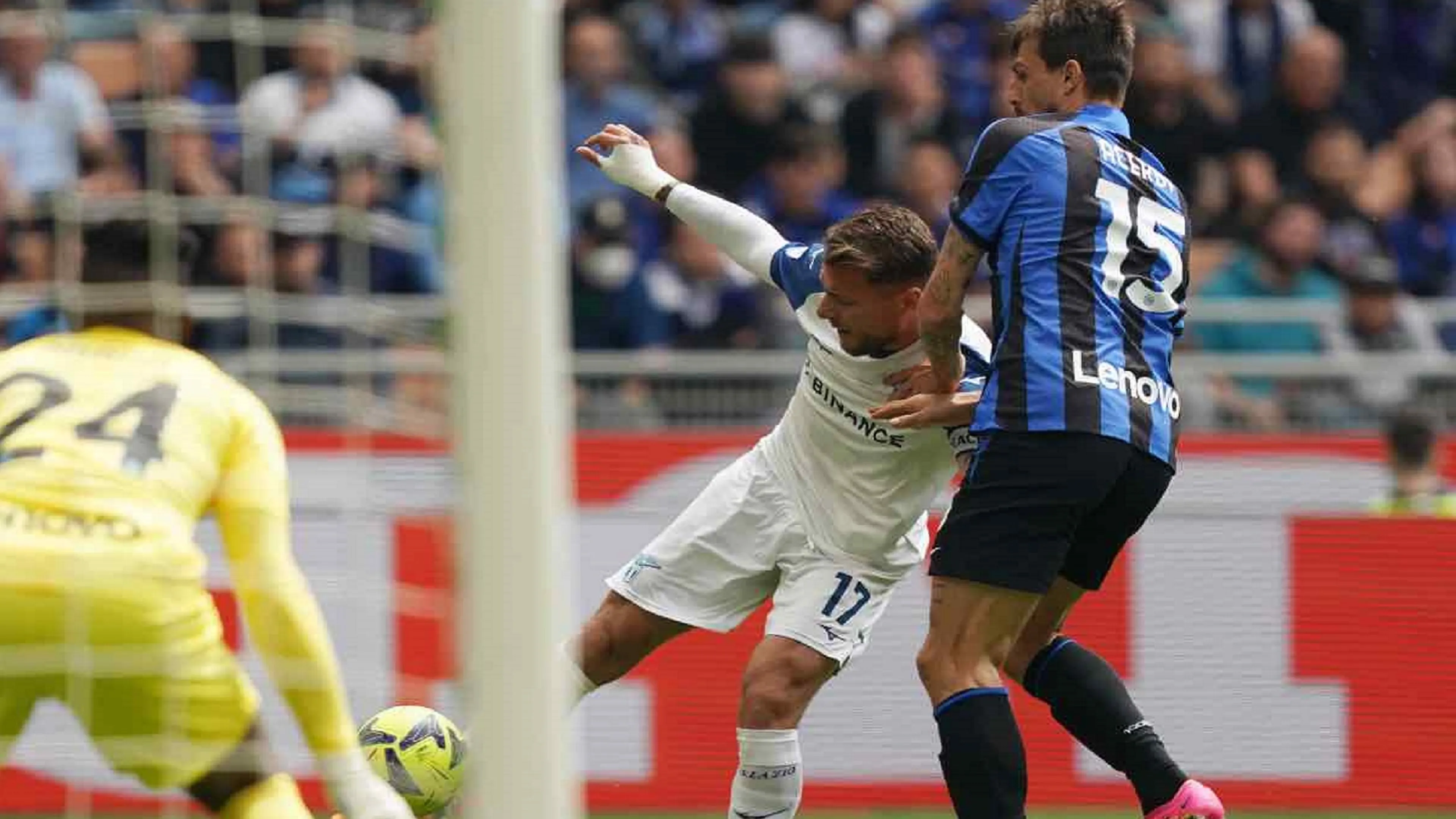Copertina di Inter Lazio continua sui social con i post di Acerbi e Vecino (FOTO)