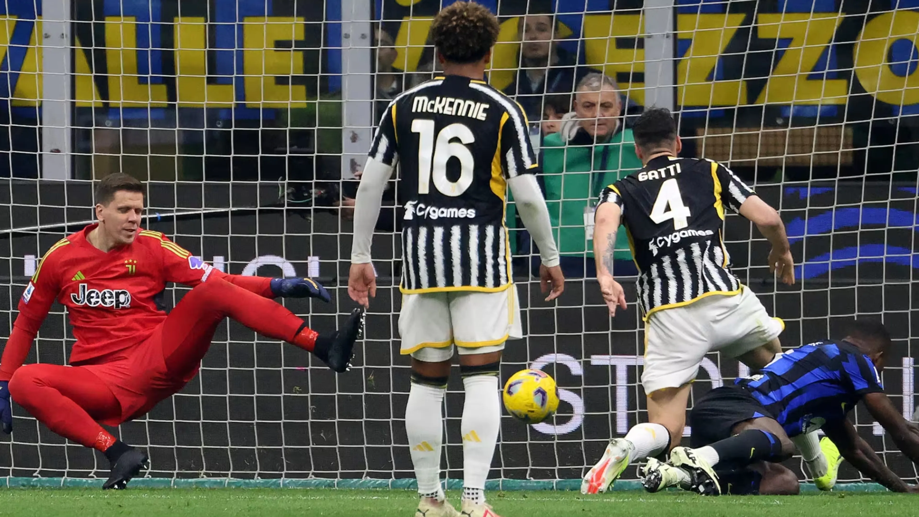 Copertina di Inter-Juve, l'autogol di Gatti decide una partita giocata a mille all'ora