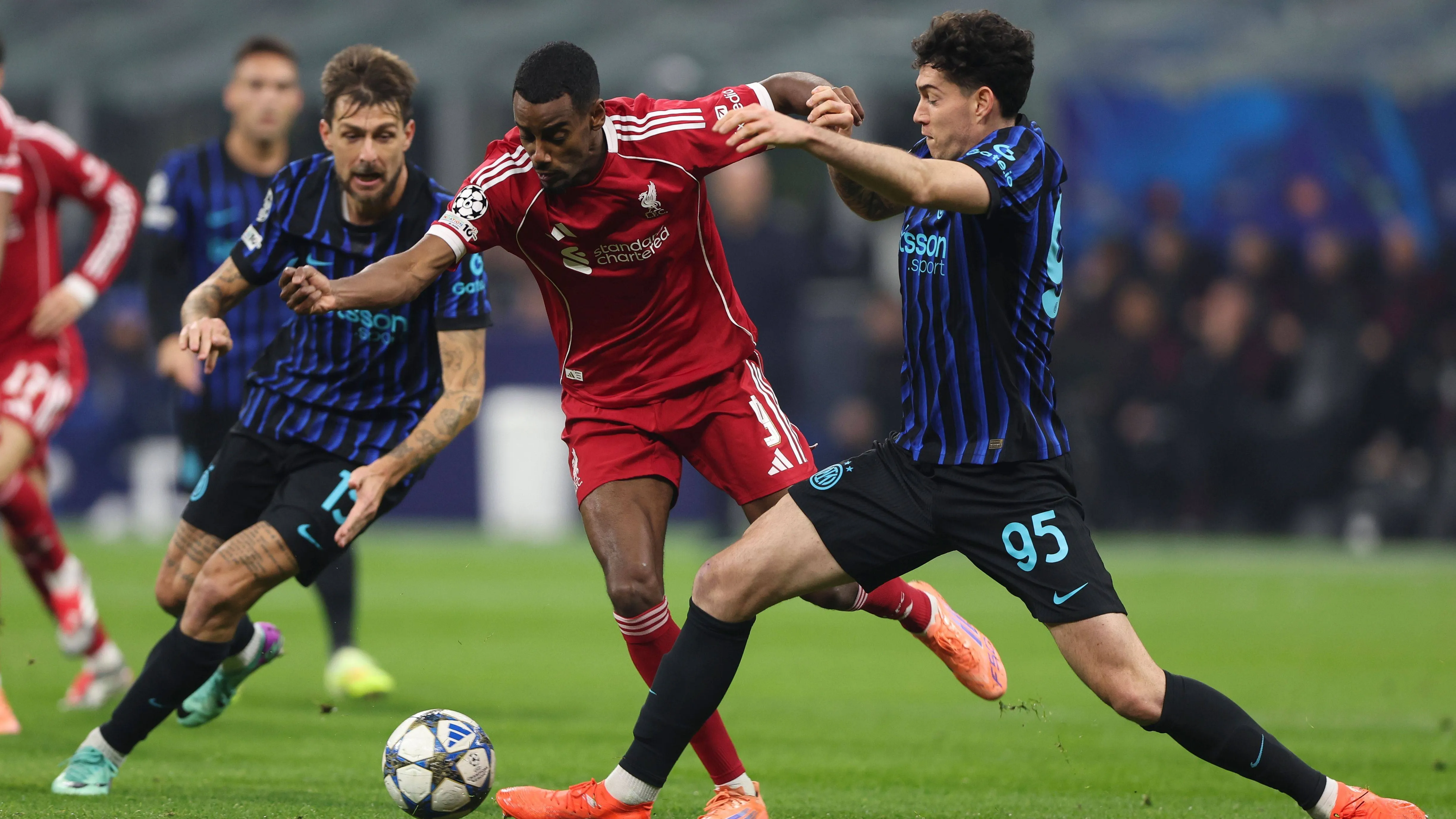 bastoni in inter liverpool