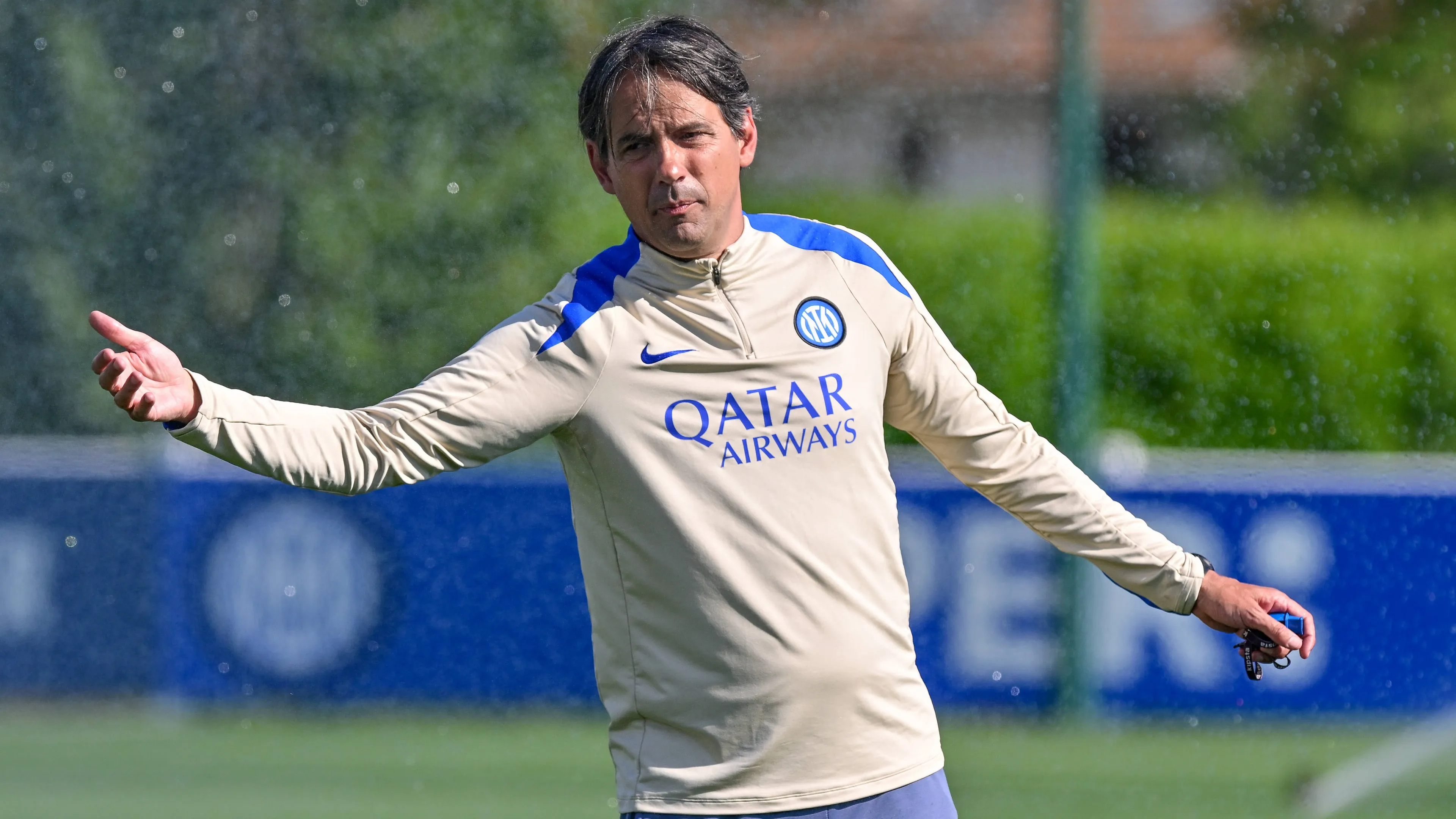 Copertina di Inter Media Day ahead of 2025 UEFA Champions League final Milano Italy 26th May 2025 Head coach Simone Inzaghi of Inter seen during training session at the BPER Training Centre in Appiano Gentile The Inter Open Media Day is part of the preparation for the 2025 UEFA Champions League final in Munich Italy Milano Copyright xGonzalesxPhoto TommasoxFimianox
