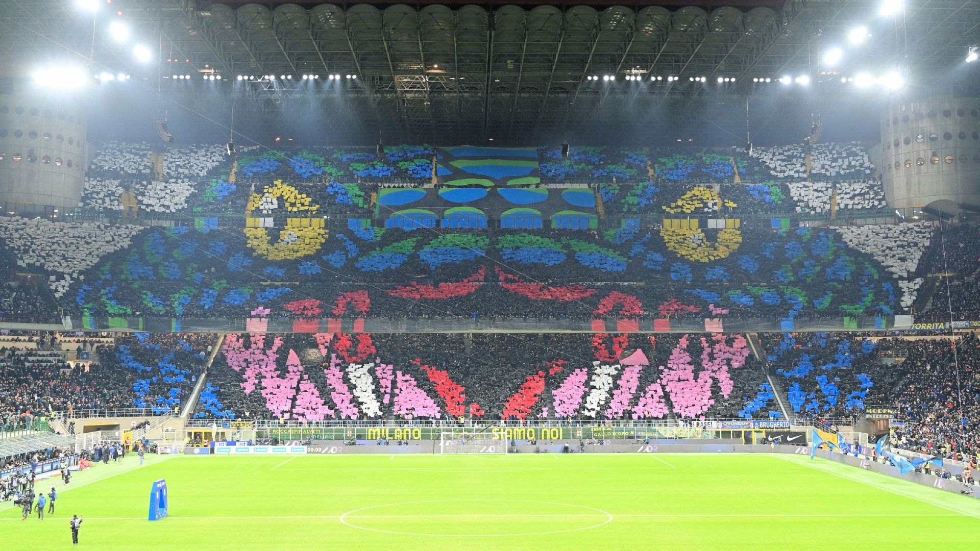 Maglietta Inter 'Amala Curva Nord' – T-shirt 100% Cotone Pettinato Nero, Stampa Fotografica Dello Stadio San Siro, Taglia M (Personalizzabile S-XXL)