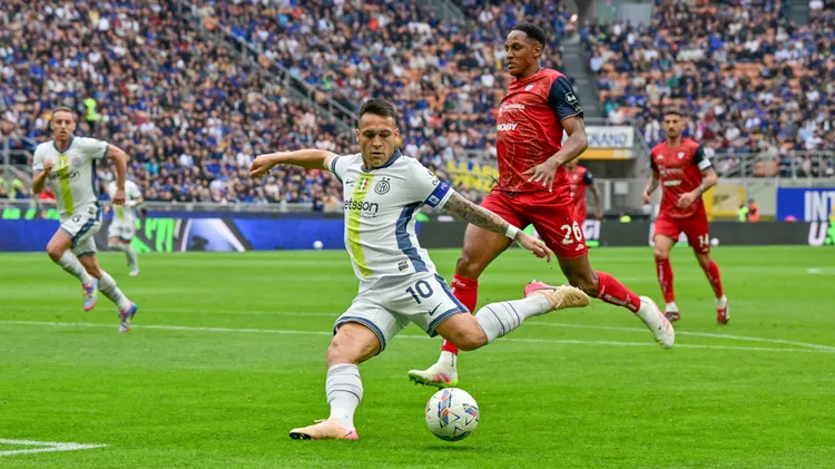 /images/i/n/t/inter-v-cagliari-serie-a-football-milano-italy-milano-italy-12th-april-2025-lautaro-martinez-10-of-inter-seen-during-the-serie-a-match-between-inter-and-cagliari-at-giuseppe-meazza-in-milano-italy-milano-copyright-xgonzalesxphoto-tommasoxfimianoxjpg_1758789201356.jpg