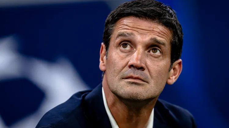 /images/i/n/t/internazionale-trainer-christian-chivu-during-the-match-football-champions-league-ajax-vs-milan-at-the-johan-cruijff-arena-for-the-champions-league-league-phase-matchday-1-season-2025-2026-in-amsterdam-netherlands-on-17-september-2025-photo-by-stefan-koop-eye4images-defodi-images-internazionale-trainer-christian-chivu-during-the-match-football-champions-league-ajax-vs-milan-at-the-johan-cruijff-arena-for-the-champions-league-phase-matchday-1-season-2025-2026-in-amsterdam-netherlands-on-17-september-2025-photo-by-stefan-koop-eye4images-defodi-imagesjpg_1758371940179.jpg