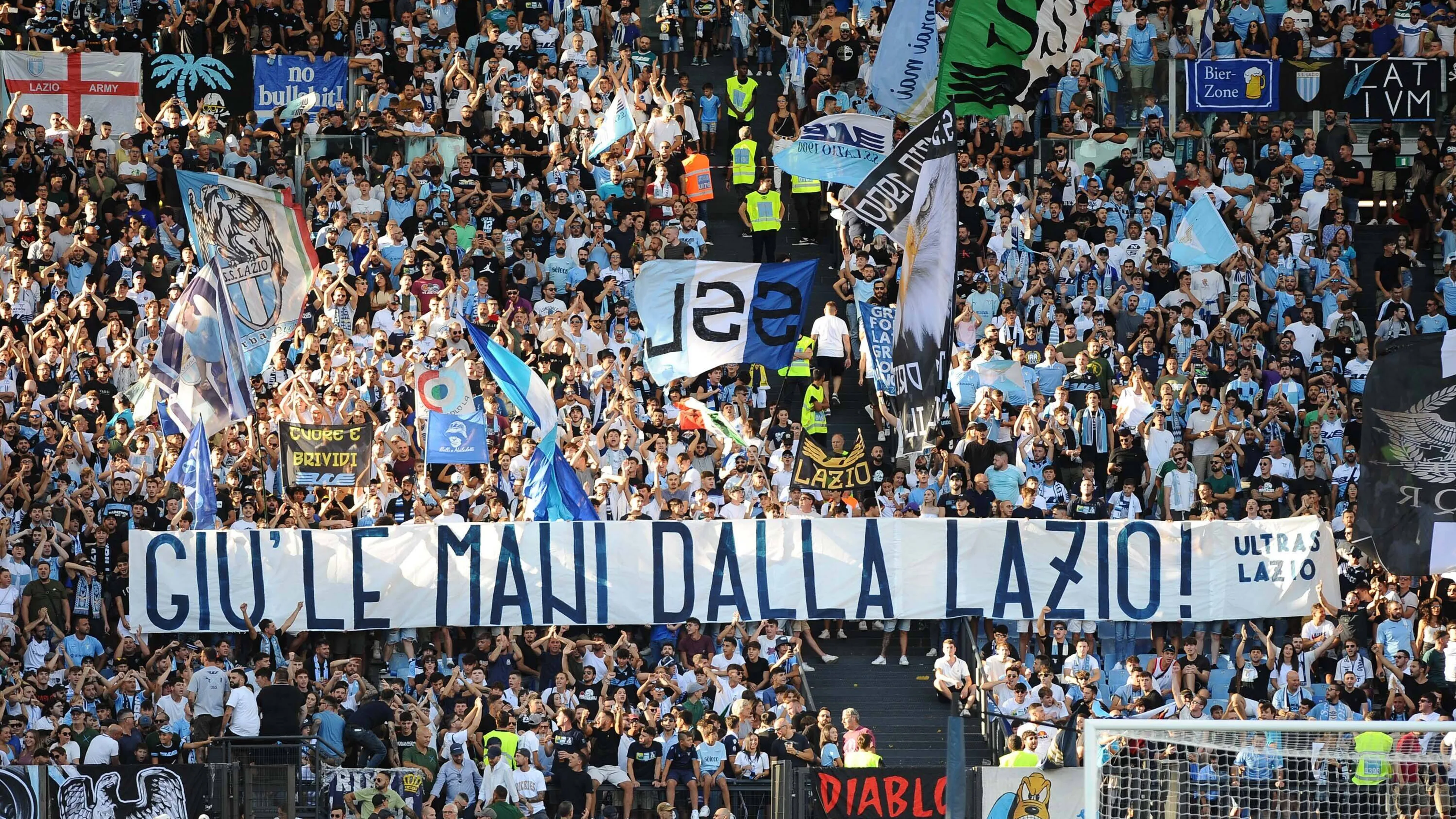 Tifosi Lazio in marcia: proteste contro gestione Lotito e stadio