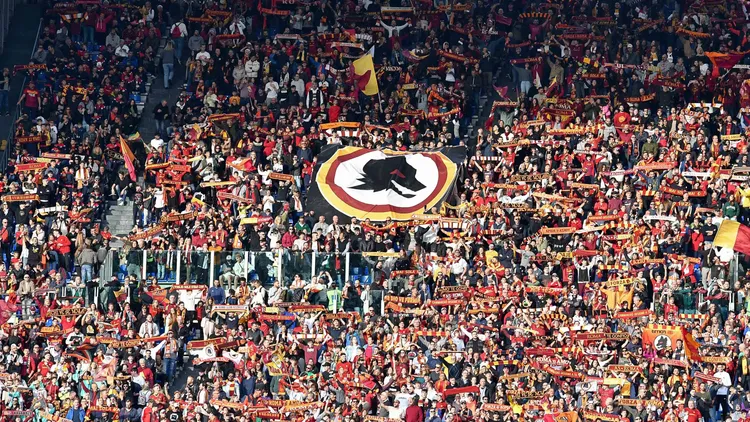 /images/i/p/p/ipp20221113-football-soccer-serie-a-as-roma-torino-fc-tifo-tifosi-della-roma-simbolo-stemma-roma-verwendung-nur-in-deutschland-germany-only-ipp20221113-football-soccer-serie-a-a-s-roma-torino-f-c-tifo-tifosi-della-roma-simbolo-stemma-roma-use-only-in-germany-germany-only-jpg_1758881338340.jpg