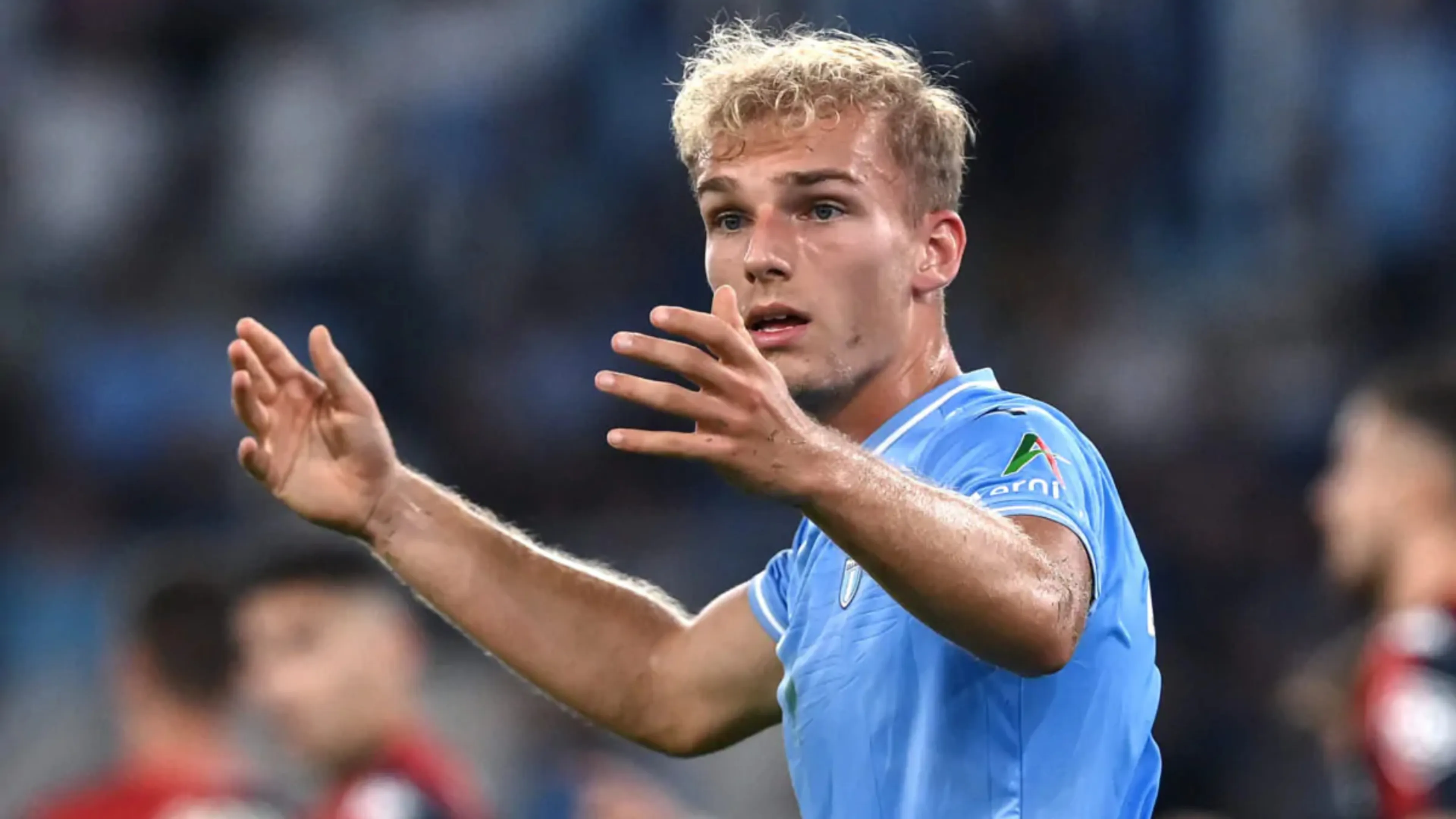 Copertina di Isaksen cade nel tranello: "Forza Roma? Sempre" (VIDEO)