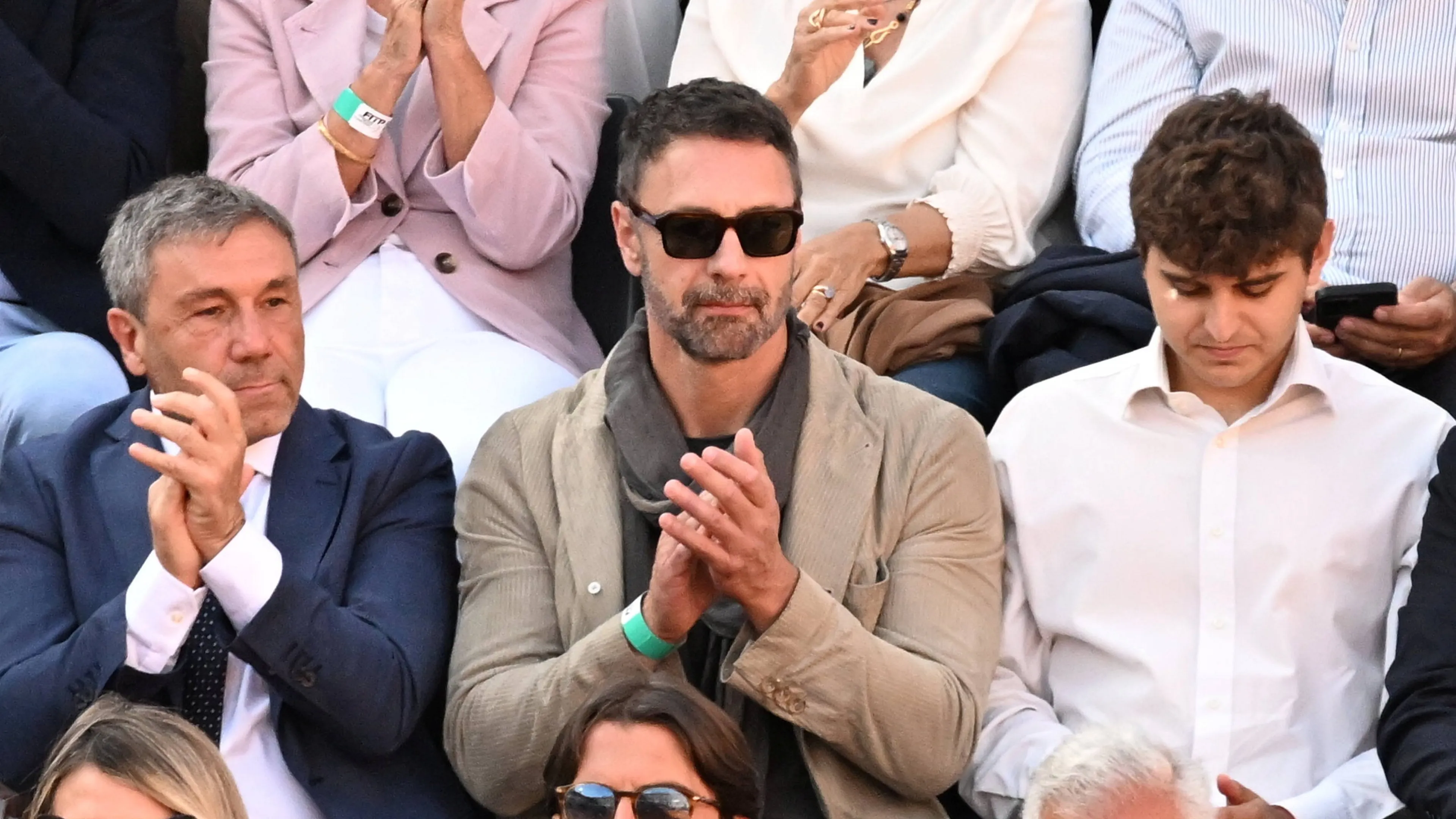 Raoul Bova vuole denunciare il Napoli: l'attore pronto ad avviare una doppia causa