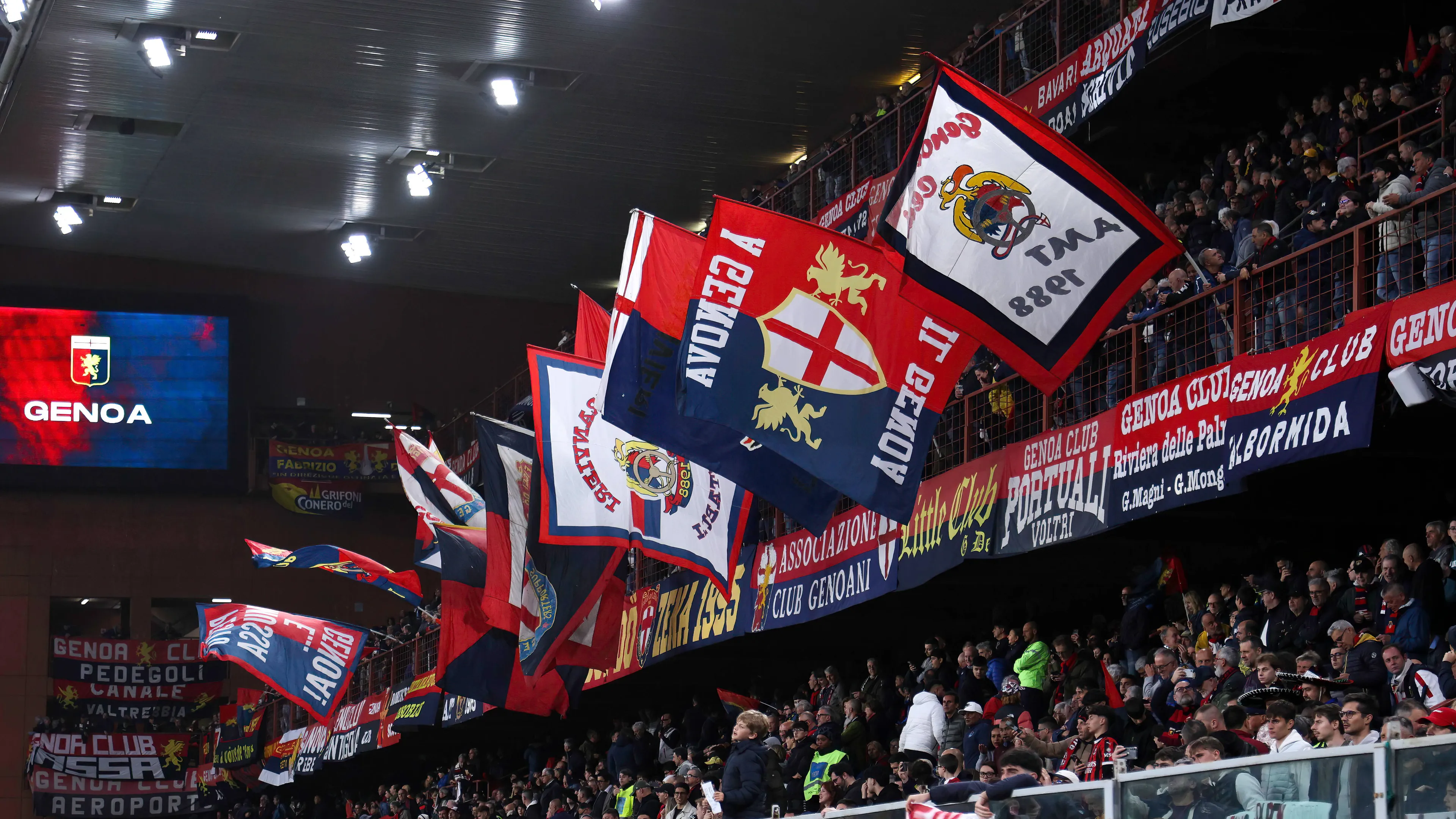 Genoa, entusiasmo travolgente dei tifosi rossoblù e nuovo record in vista