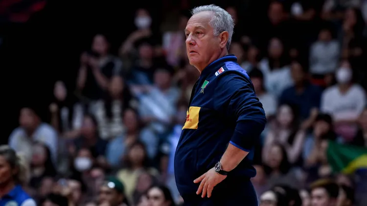 /images/i/t/a/italy-v-brazil-fivb-womens-world-volleyball-championship-bangkok-thailand-september-06-head-coach-julio-velasco-of-italy-follows-the-fivb-womens-volleyball-world-championship-wm-weltmeisterschaft-semi-final-match-between-italy-and-brazil-at-huamark-indoor-stadium-in-bangkok-thailand-on-september-06-2025-mustafa-hatipoglu-anadolu-banghok-thailand-editorial-use-only-please-get-in-touch-for-any-other-usage-copyright-x2025xanadoluxmustafaxhatipogluxjpg_1757572380868.jpg
