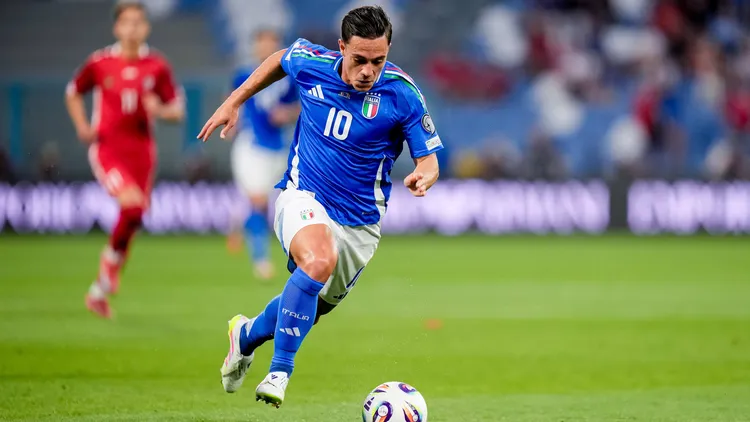 /images/i/t/a/italy-v-moldova-fifa-2026-world-cup-qualifier-giacomo-raspadori-of-italy-during-the-fifa-2026-qualifier-match-between-italy-and-moldova-at-mapei-stadium-on-june-09-2025-in-reggio-emilia-italy-reggio-emilia-mapei-stadium-reggio-emilia-italy-copyright-xgiuseppexmaffiax-worldcupqualitalyvmoldova090625bru7805jpg_1749578498446.jpg