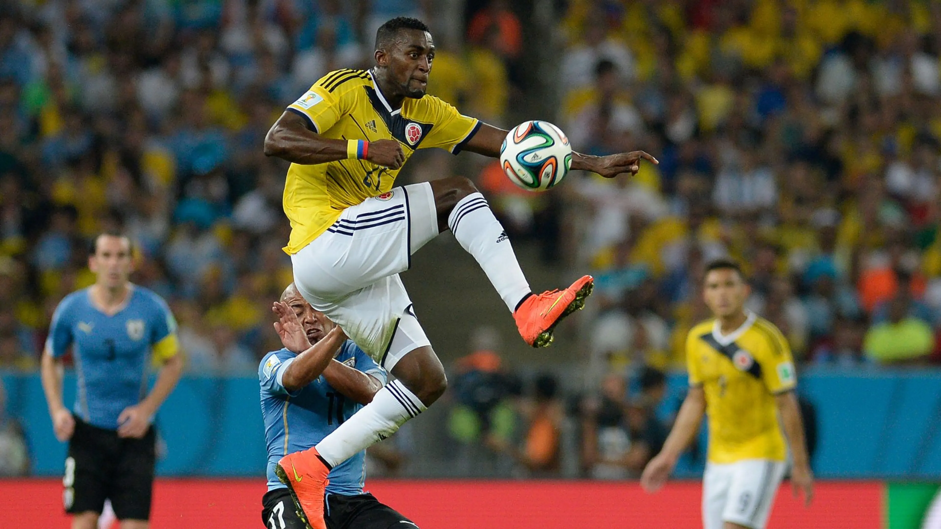 Copertina di Che fine hanno fatto? Jackson Martinez: da bomber ricercato da mezza Europa, con l'annuncio flop del Milan, alla nuova vita da rapper religioso