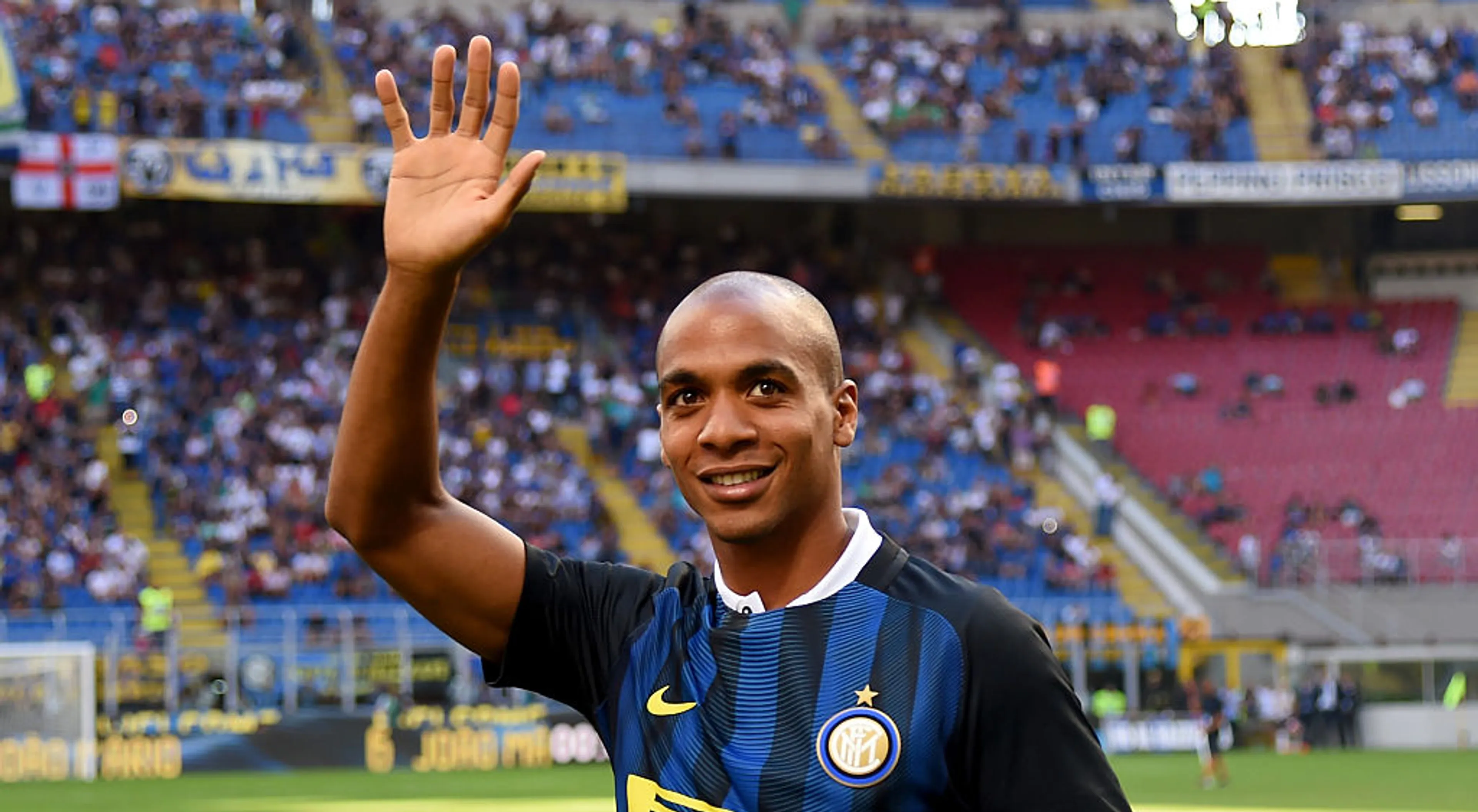 Copertina di Ciao Mario, insta Borriello e gli altri “al mare”
