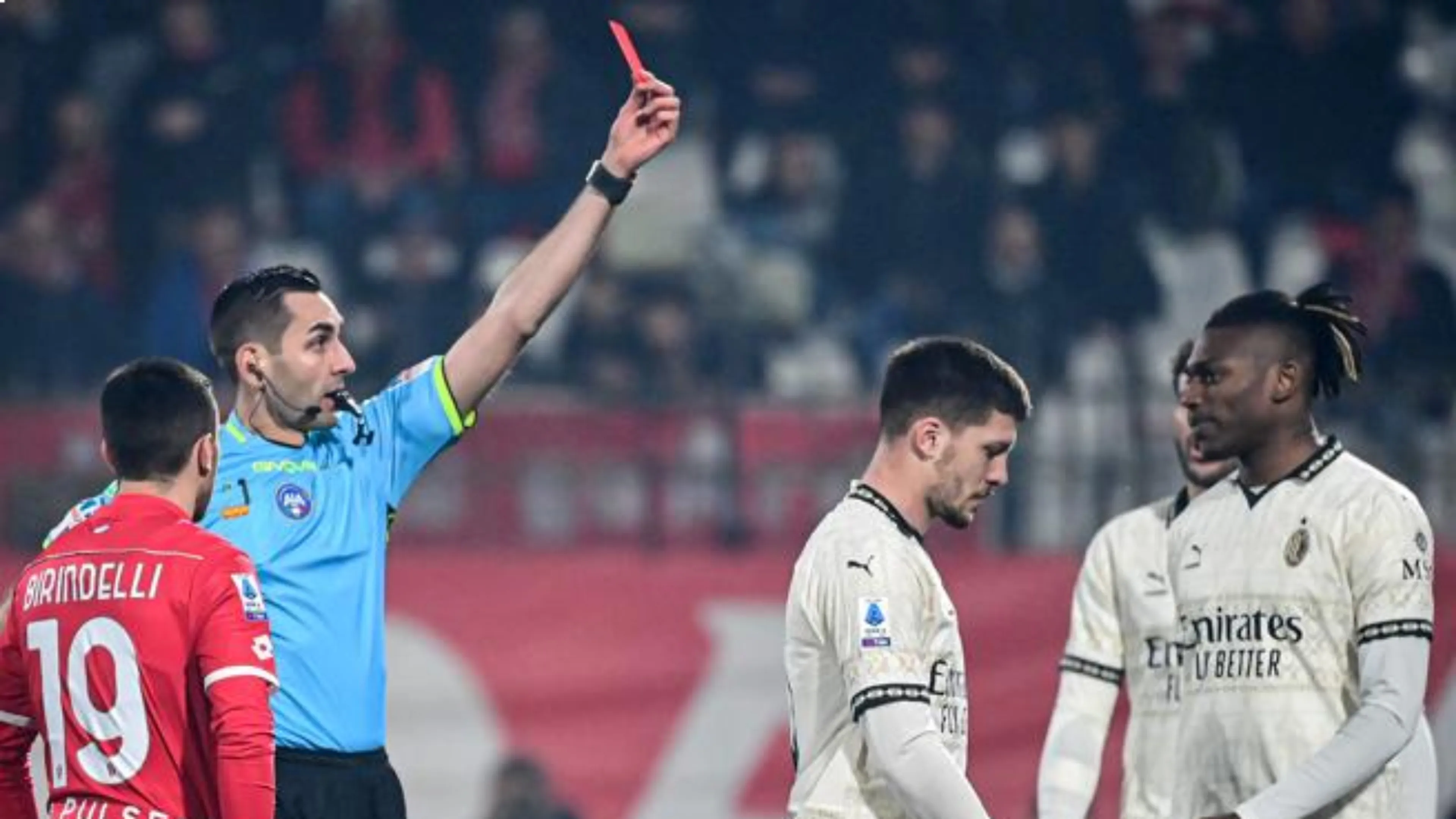 Aldo Serena se la prende con Izzo sul rosso a Jovic: "Simula"