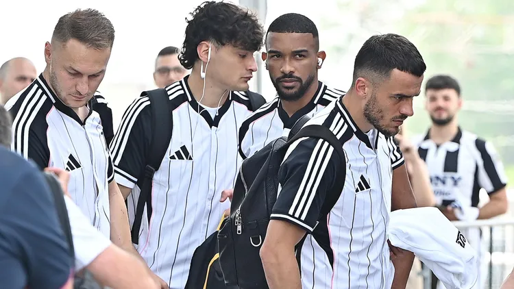 /images/j/u/n/june-14-2025-turin-juventus-filip-kostic-gleison-bremer-and-teun-koopmeiners-departure-for-the-club-world-cup-from-caselle-airport-turin-14-june-2025-ansa-alessandro-di-marco-juventus-departure-for-the-club-world-cup-zumaa110-20250614zafa110012-copyright-xalessandroxdixmarcoxjpg_1750169855318.jpg