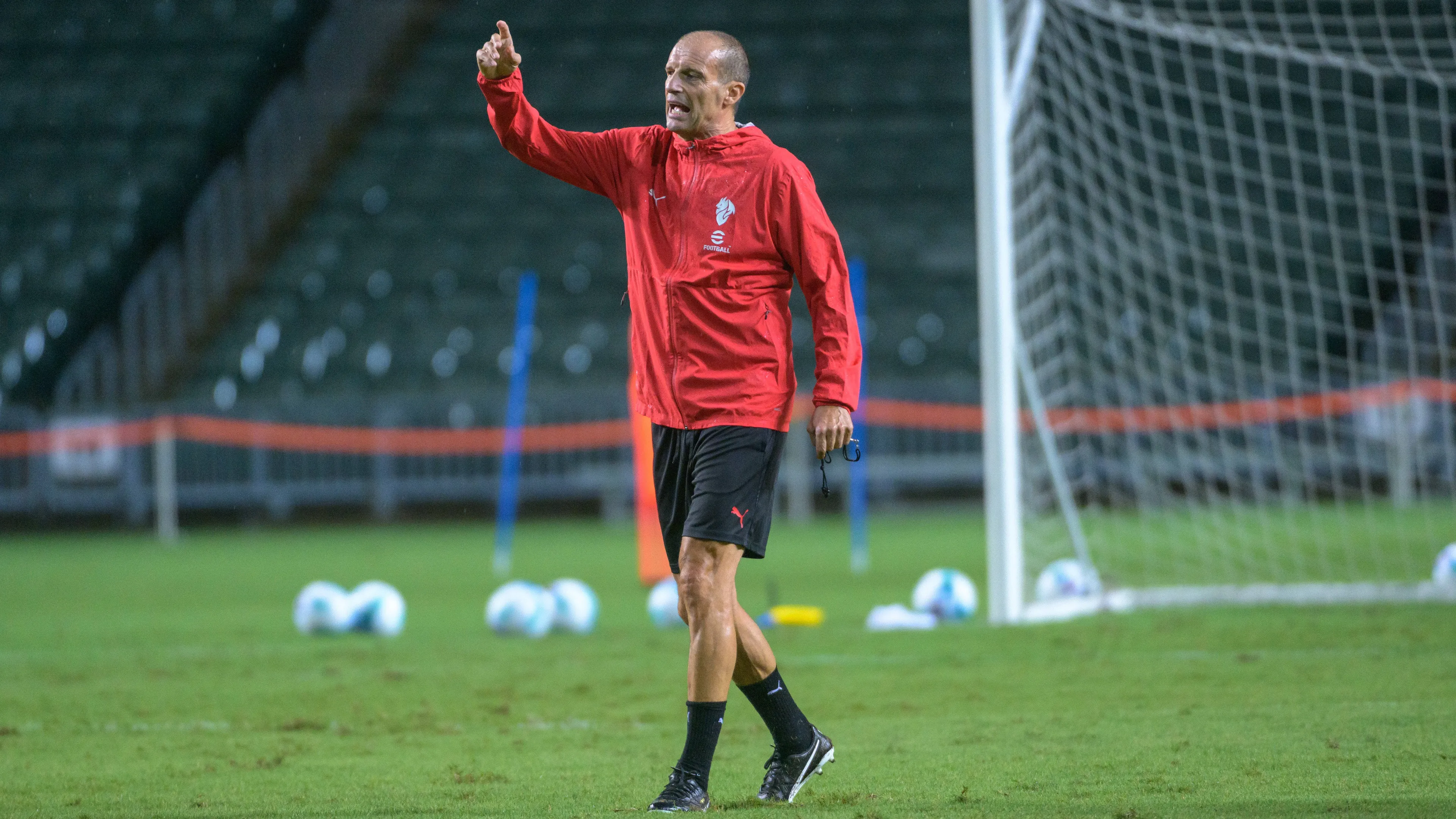 Allegri vara il cambio modulo, e ora il Milan cerca un giocatore in un altro ruolo: due nomi (italiani) in lizza