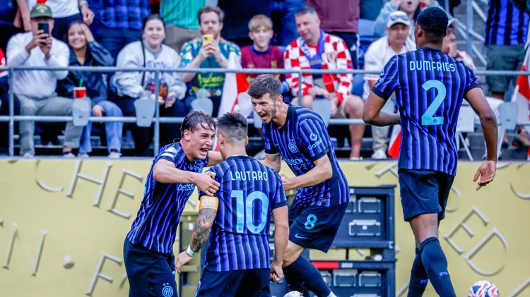 /images/j/u/n/june-25-2025-seattle-washington-usa-inter-milan-forward-francesco-esposito-94-celebrates-his-goal-with-inter-milan-forward-lautaro-martonez-10-during-the-match-between-fc-internazionale-milano-and-ca-river-plate-in-the-club-worldcup-2025-match-at-lumen-field-seattle-washington-seattle-usa-zumaj111-20250625zspj111058-copyright-xtomxjonesxjpg_1751264119884.jpg