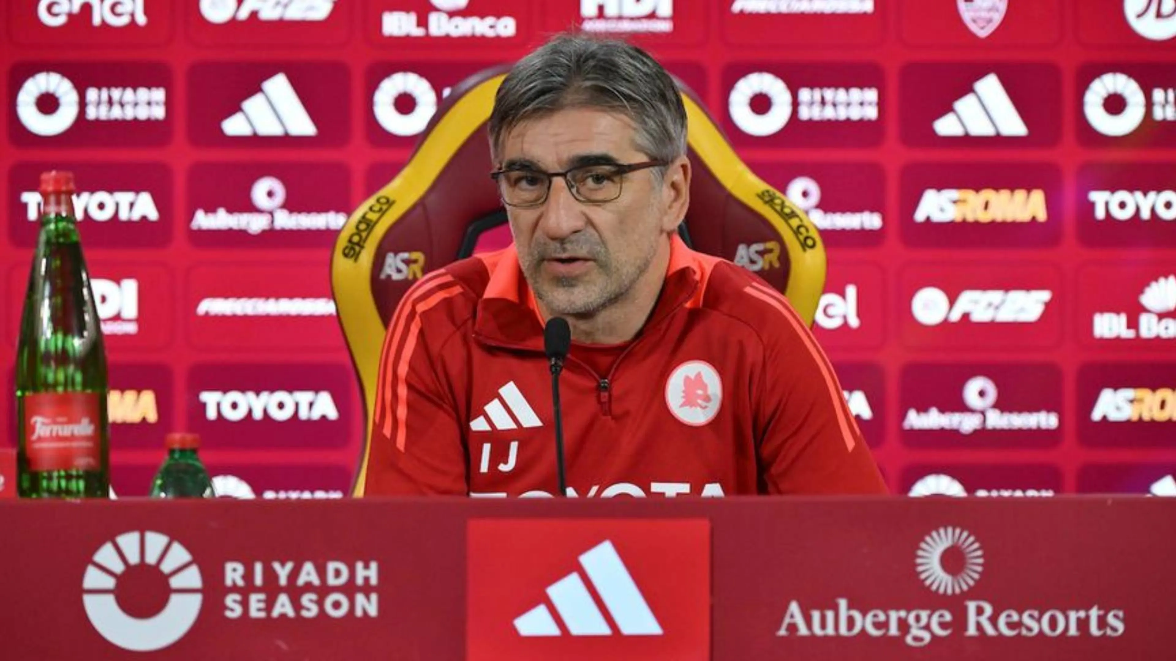 Copertina di Soulé gioca troppo poco? La risposta di Juric, che poi aggiorna sulle condizioni di Dovbyk