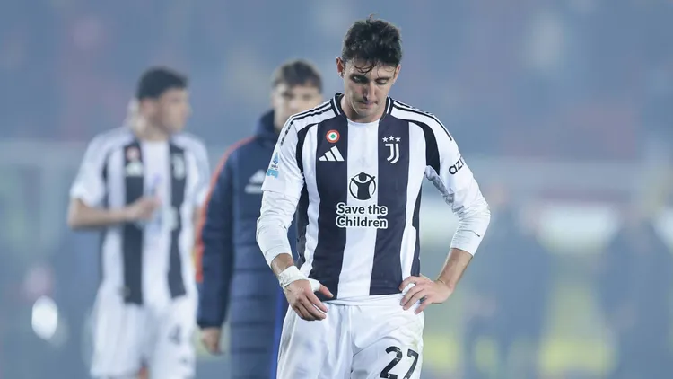 /images/j/u/v/Juve-contestata-dai-tifosi.jpg