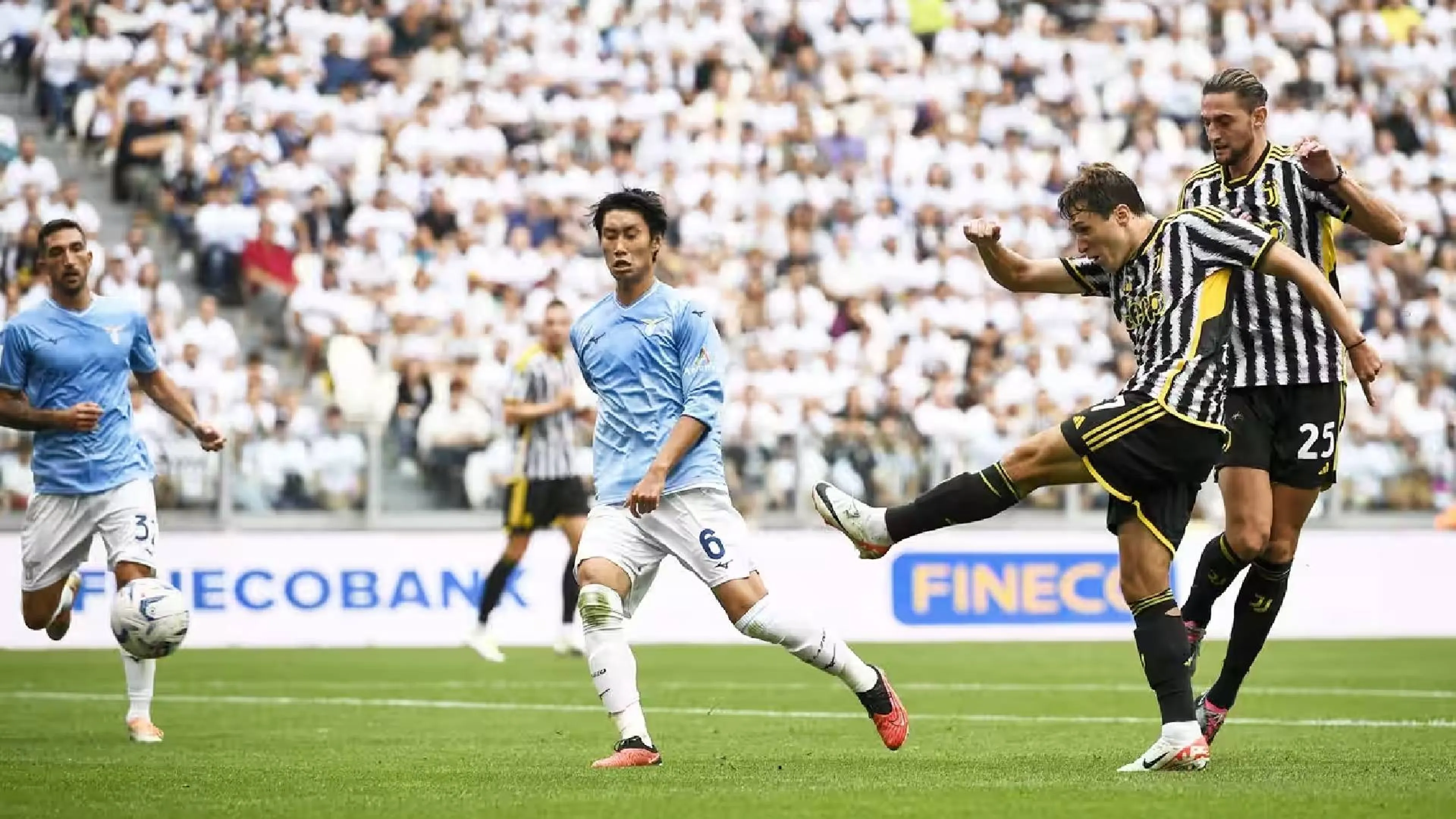 Copertina di Juve-Lazio, la cronaca: bianconeri cinici nel segno della coppia Vlahovic-Chiesa