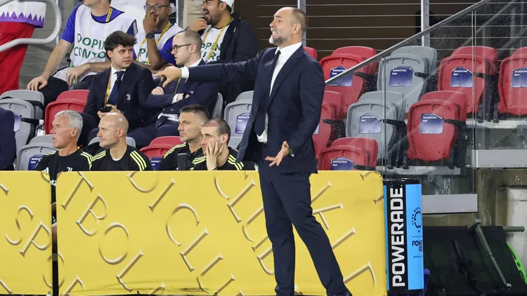 /images/j/u/v/juventus-coach-igor-tudor-directs-during-a-club-world-cup-match-between-juventus-turin-and-al-ain-of-the-united-arab-emirates-at-audi-field-in-washington-dc-18-june-2025-juventus-debuts-against-la-ain-in-the-club-world-cup-in-the-us-achtung-nur-redaktionelle-nutzung-copyright-xoctavioxguzmnx-ame7153-20250619-550171743871jpg_1750313015434.jpg