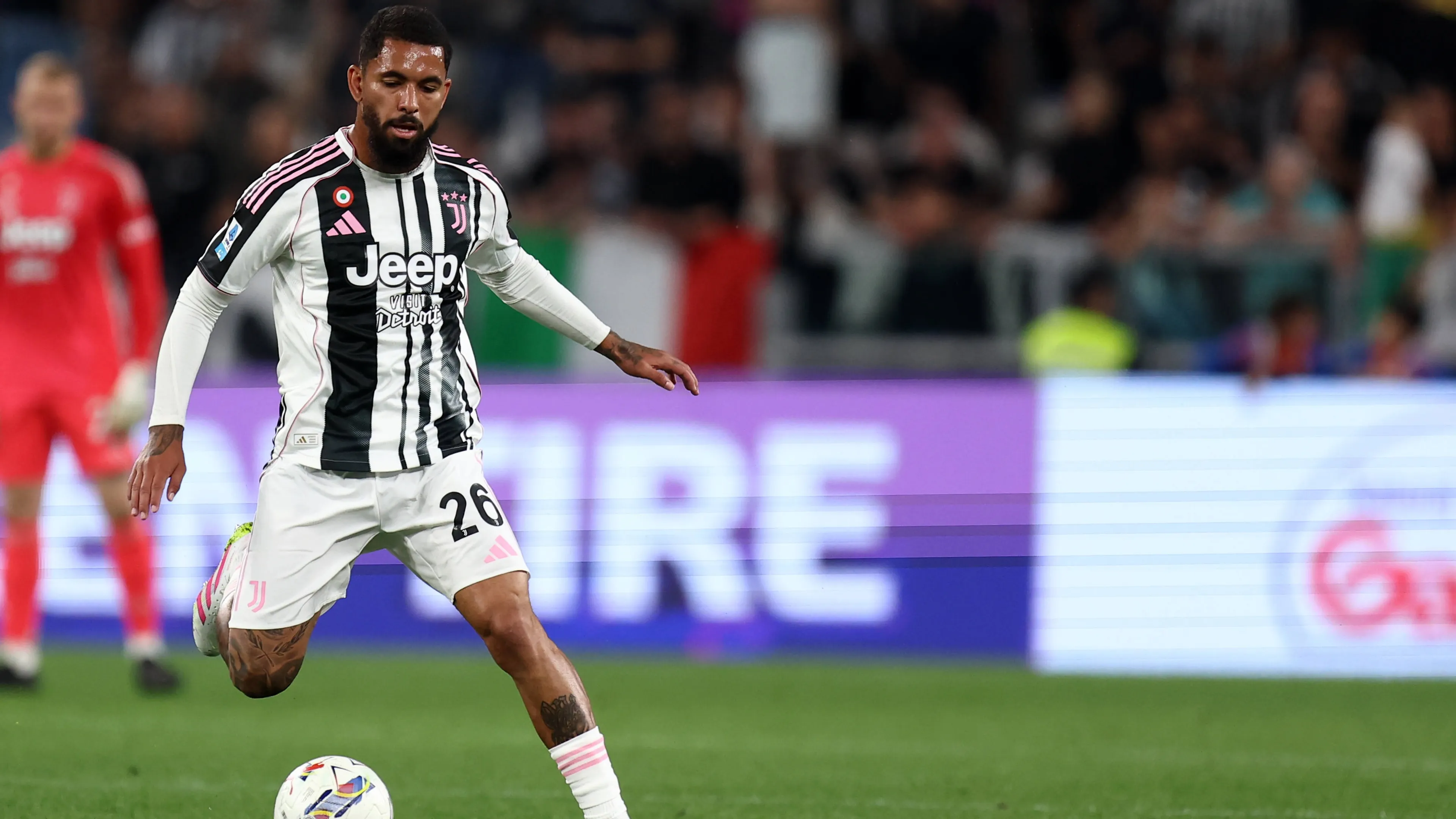 Juventus, new entry per Douglas Luiz? C'è il Nottingham Forest