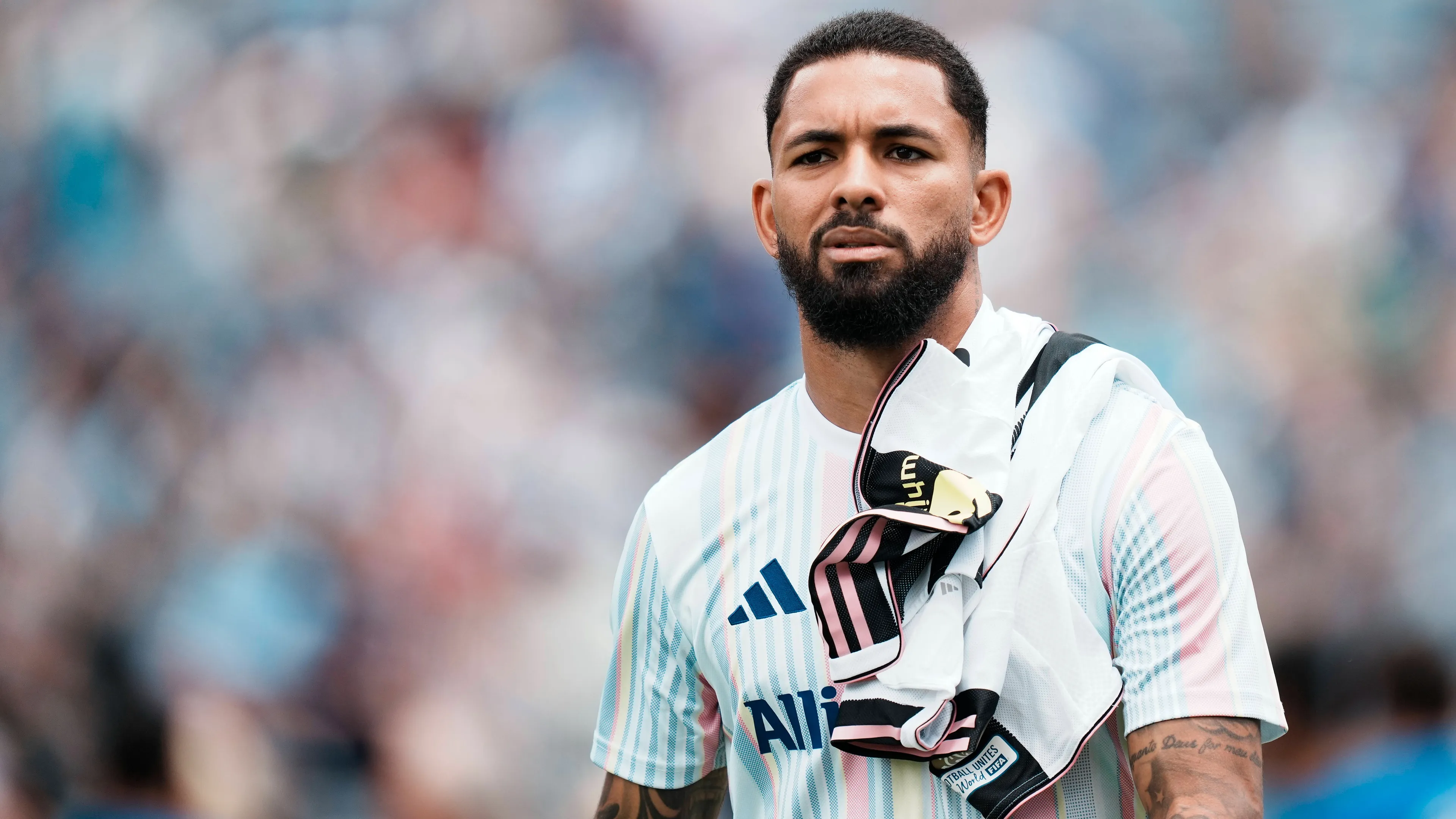 Juventus, si rischia un Arthur-bis: Douglas Luiz oggi alla Continassa, quale sarà il suo futuro?