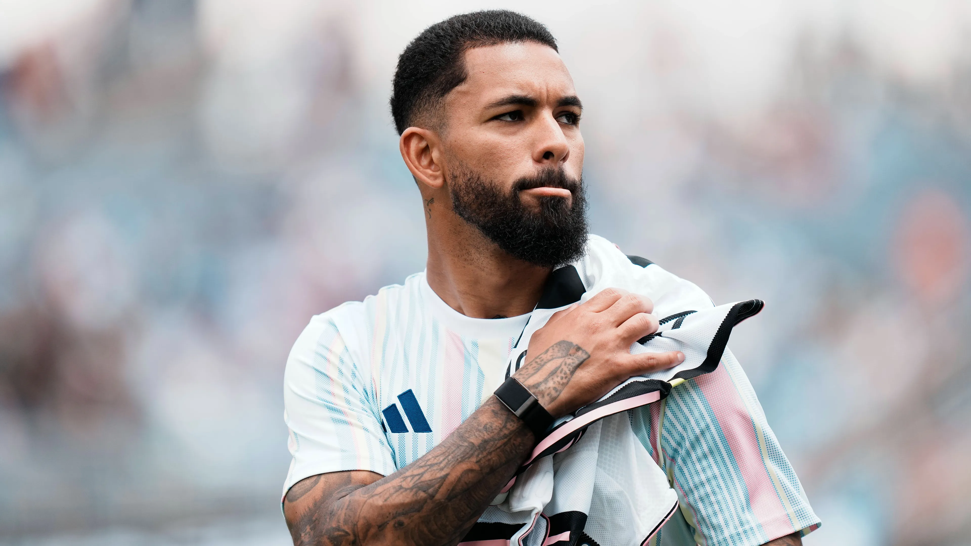 Calciomercato Juventus, Douglas Luiz cessione forzata: i nomi che potrebbero sostituirlo