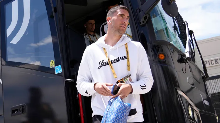 /images/j/u/v/juventus-fc-v-manchester-city-fc-group-g-fifa-club-world-cup-2025-dusan-vlahovic-centre-forward-of-juventus-and-serbia-during-the-fifa-club-world-cup-2025-group-g-match-between-juventus-fc-and-manchester-city-fc-at-camping-world-stadium-on-june-26-2025-in-orlando-florida-orlando-florida-united-states-copyright-xjosexbretonx-originalfilenamebretonhernandez-juventus250626npp6ijpgjpg_1751980043886.jpg