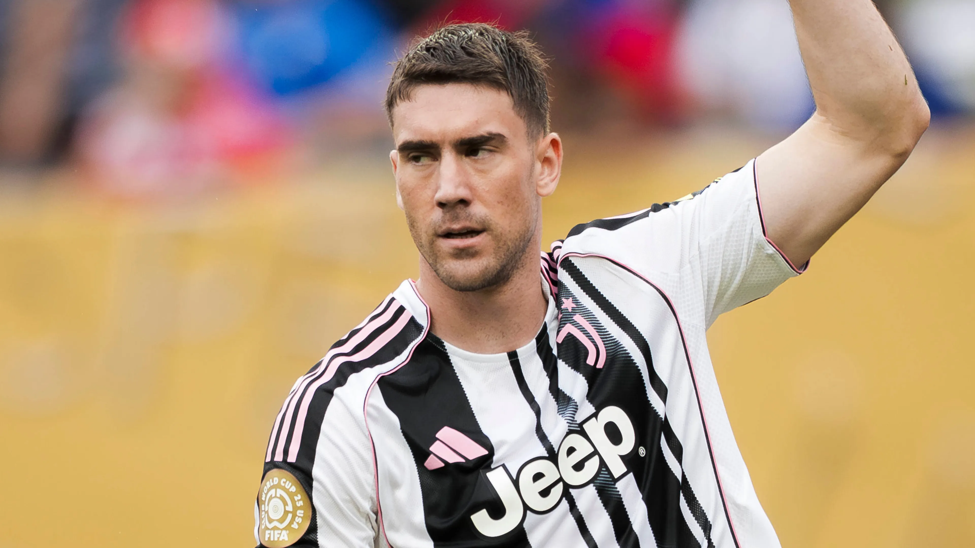 Vlahovic verso l'addio: Mourinho e il Fenerbahce lo tentano
