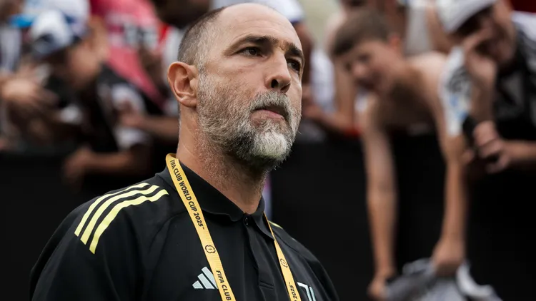 /images/j/u/v/juventus-fc-v-wydad-ac-fifa-club-world-cup-igor-tudor-head-coach-of-juventus-fc-looks-on-prior-to-the-fifa-club-world-cup-football-match-between-juventus-fc-and-wydad-ac-philadelphia-united-states-copyright-xnicoloxcampoxjpg_1750841711903.jpg