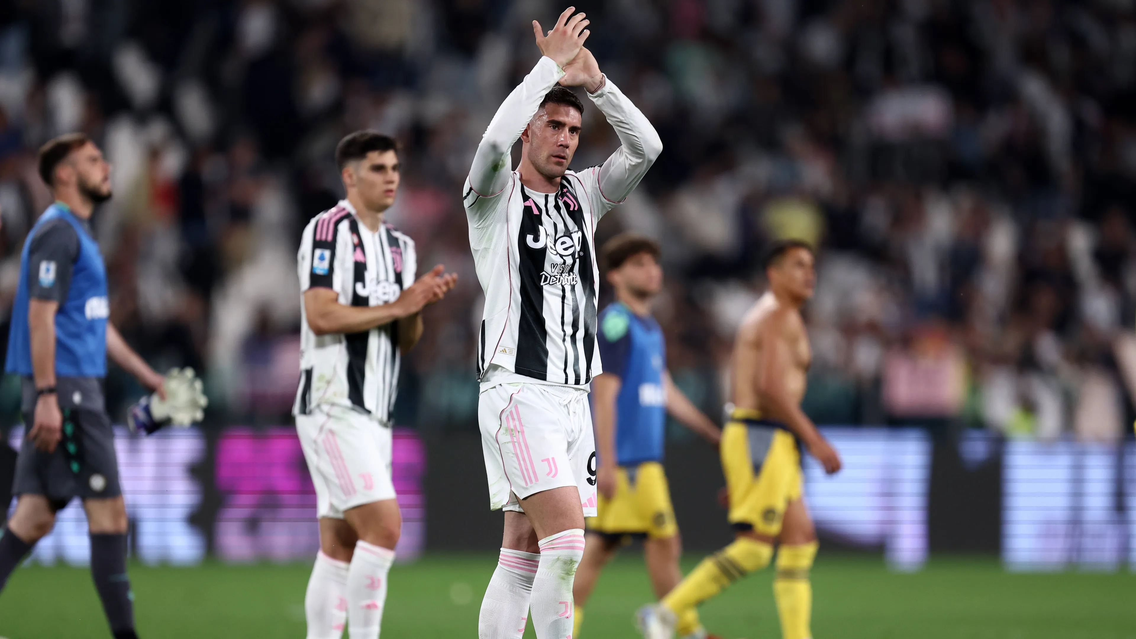 vlahovic-david-osimhen-juve-napoli