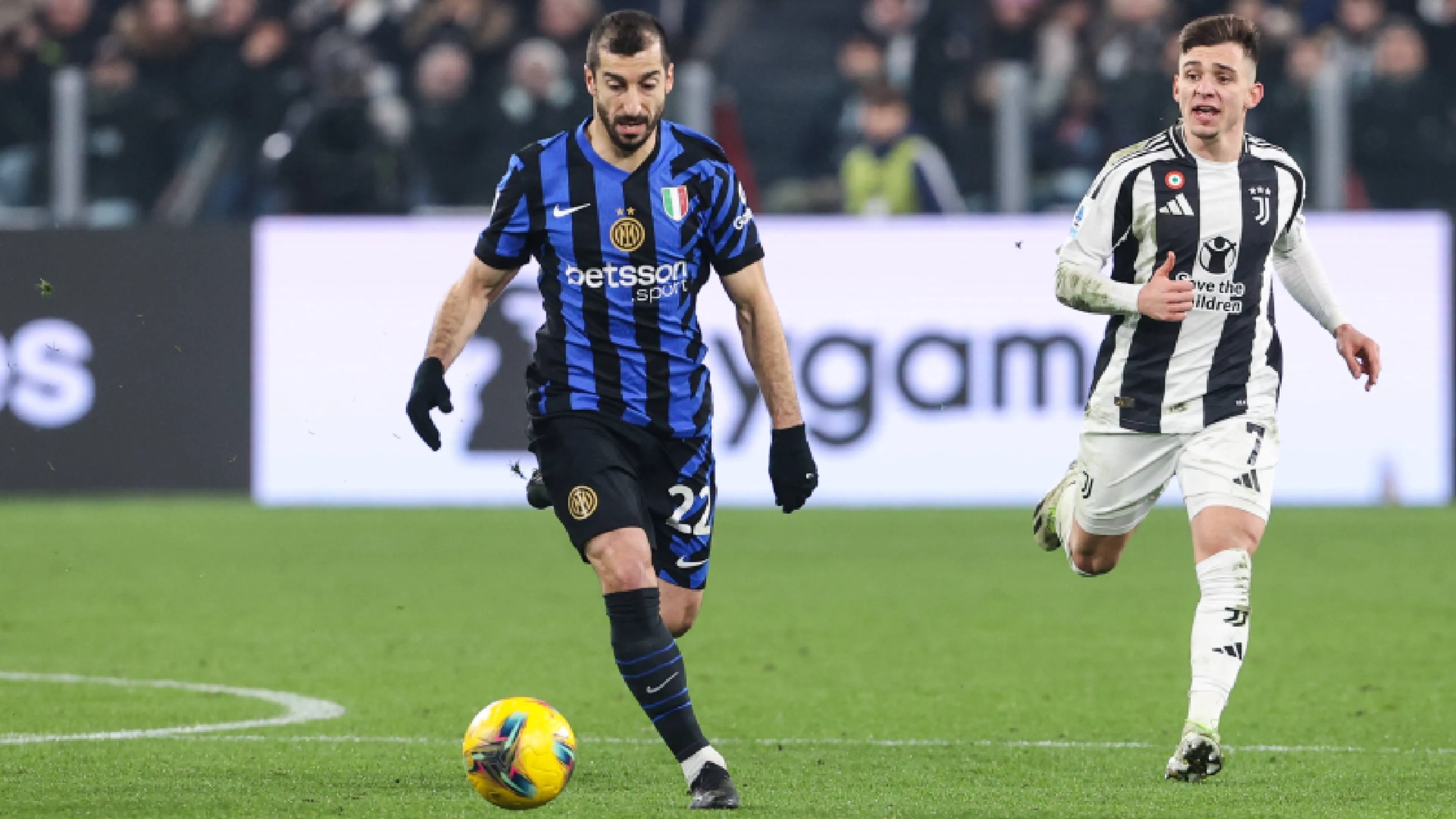 Copertina di Juventus-Inter, Mkhitaryan fa autocritica: "Sappiamo di essere forti e a volte ci rilassiamo troppo"