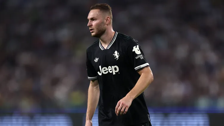/images/j/u/v/juventus-v-borussia-dortmund-uefa-champions-league-2025-26-league-phase-md1-teun-koopmeiners-of-juventus-fc-looks-on-during-the-uefa-champions-league-phase-md1-match-between-juventus-fc-and-borussia-dortmund-at-allianz-stadium-on-september-16-2025-in-turin-italy-torino-allianz-stadium-italy-copyright-xmarcoxcanonieroxjpg_1758629670040.jpg