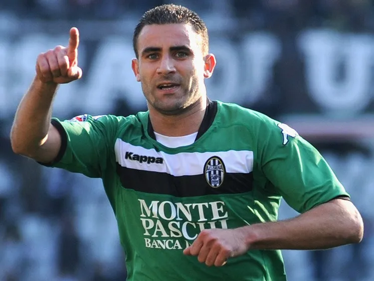 /images/j/u/v/juventus-v-siena-abdel-kader-ghezzal-celeb_2431184.jpg