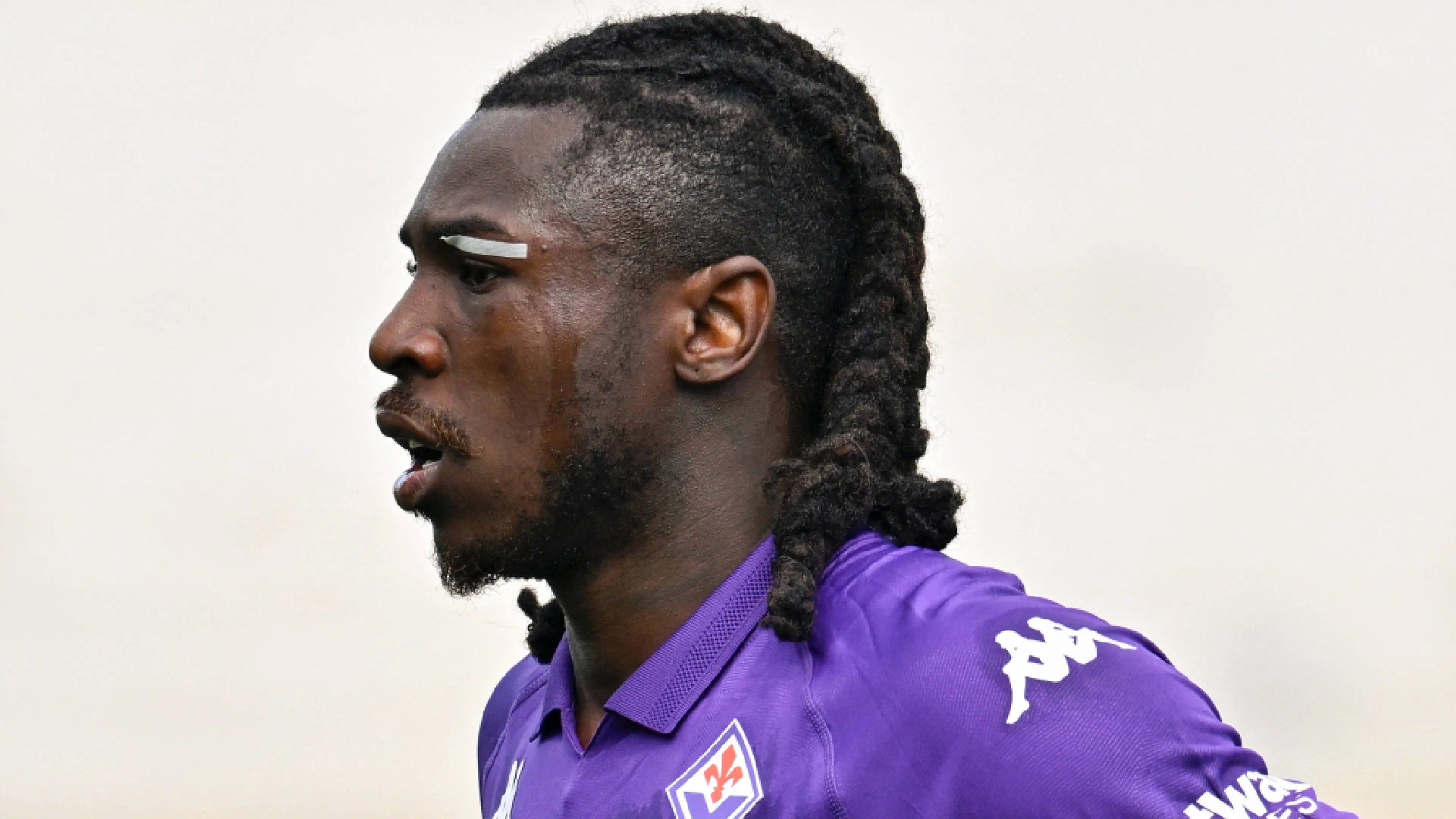 Mistero Kean, si allena poi lascia il ritiro della Fiorentina: niente Cagliari per lui