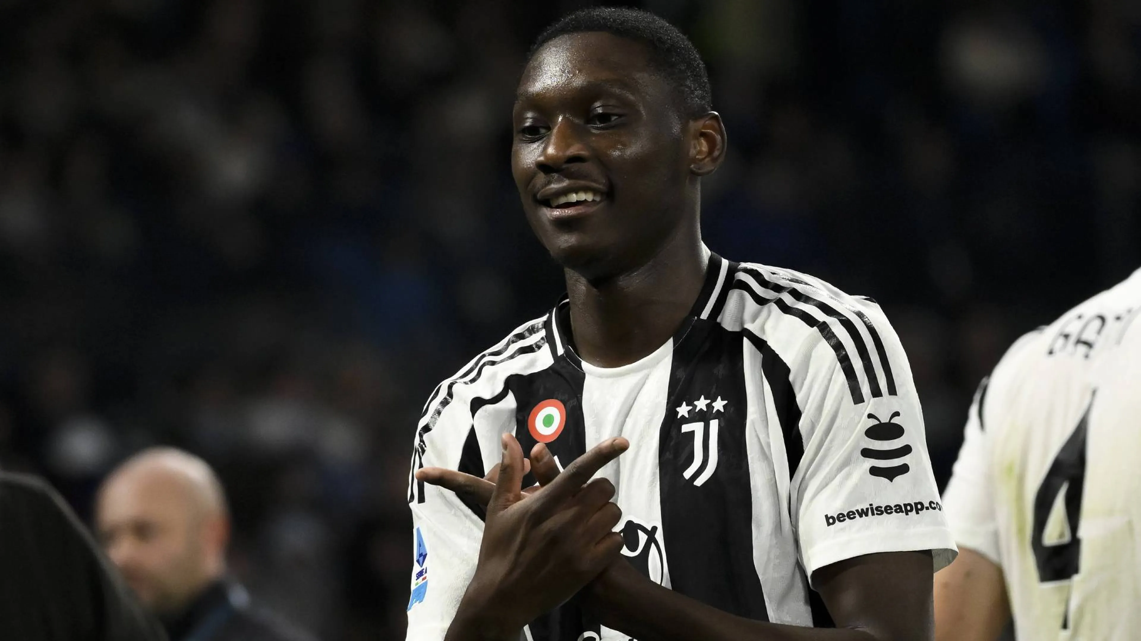 Copertina di Kolo Muani, il suo gol entra già nella stora della Juventus. Il motivo