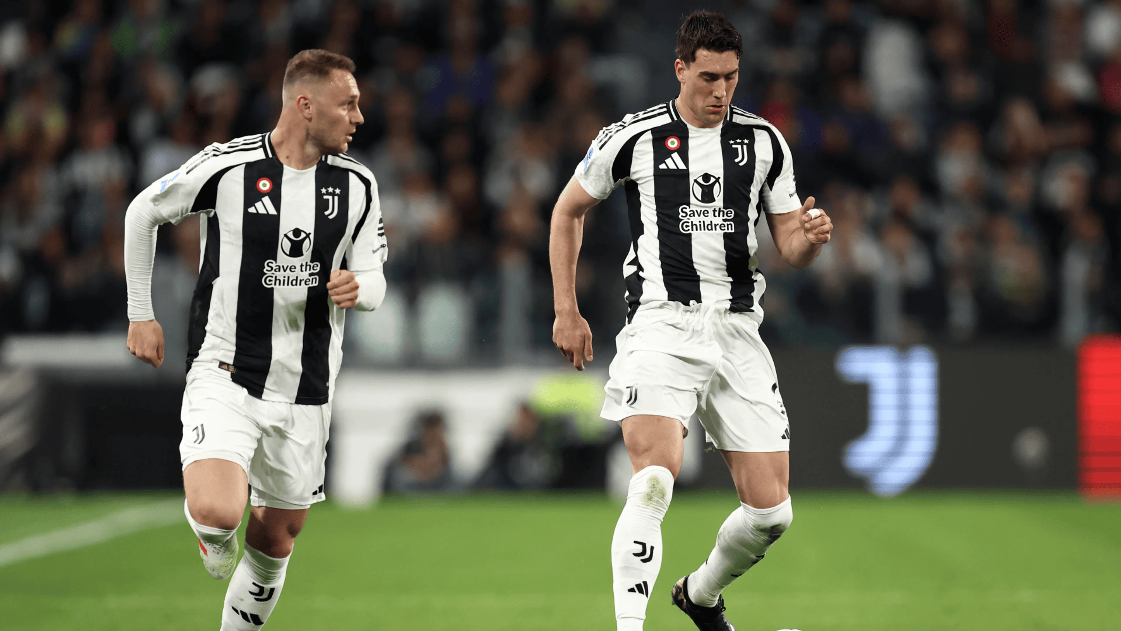 Copertina di Fantacalcio, Vlahovic e Koopmeiners giocano contro il Bologna? Le ultime in casa Juventus
